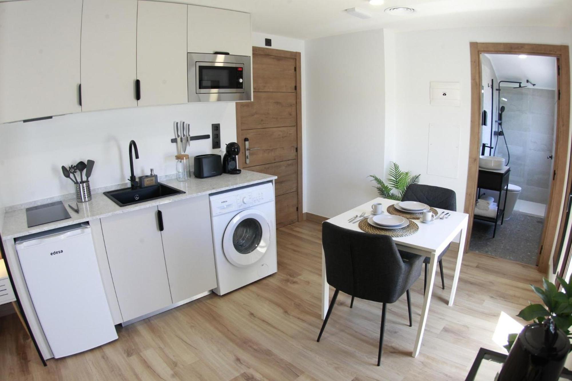 One-Bedroom Loft Apartment with Balcony photo 2