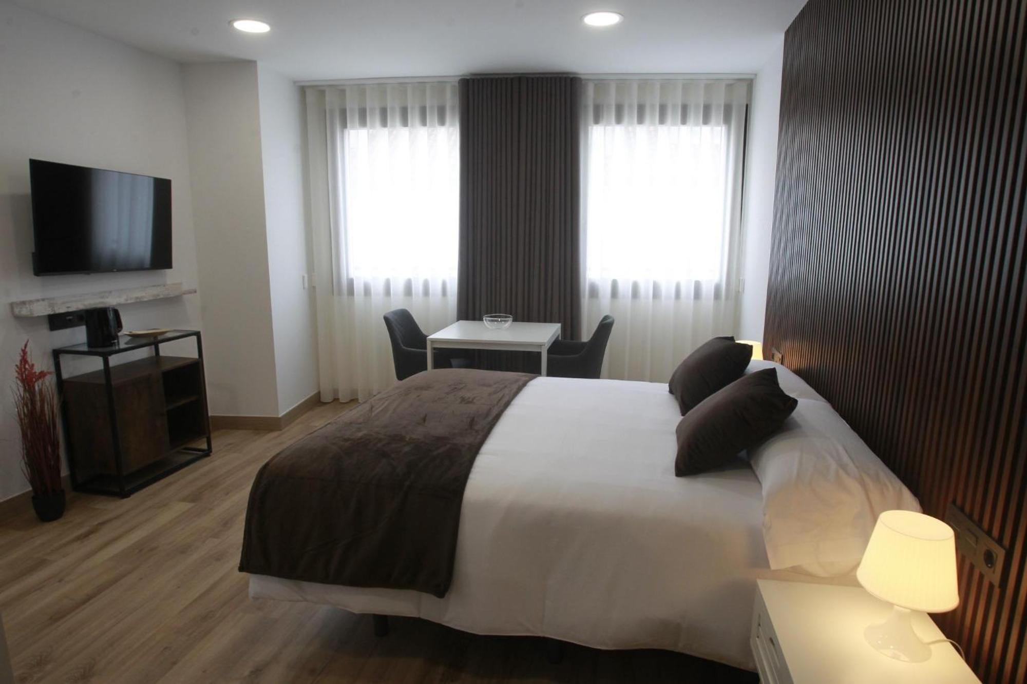 One-Bedroom Premium Apartment photo 2