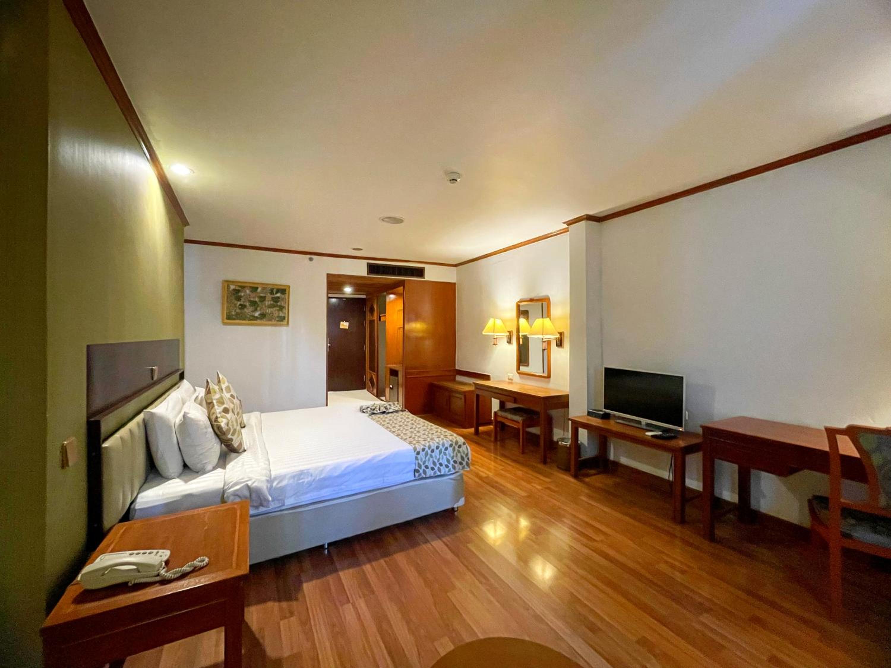 Deluxe King Room photo 3