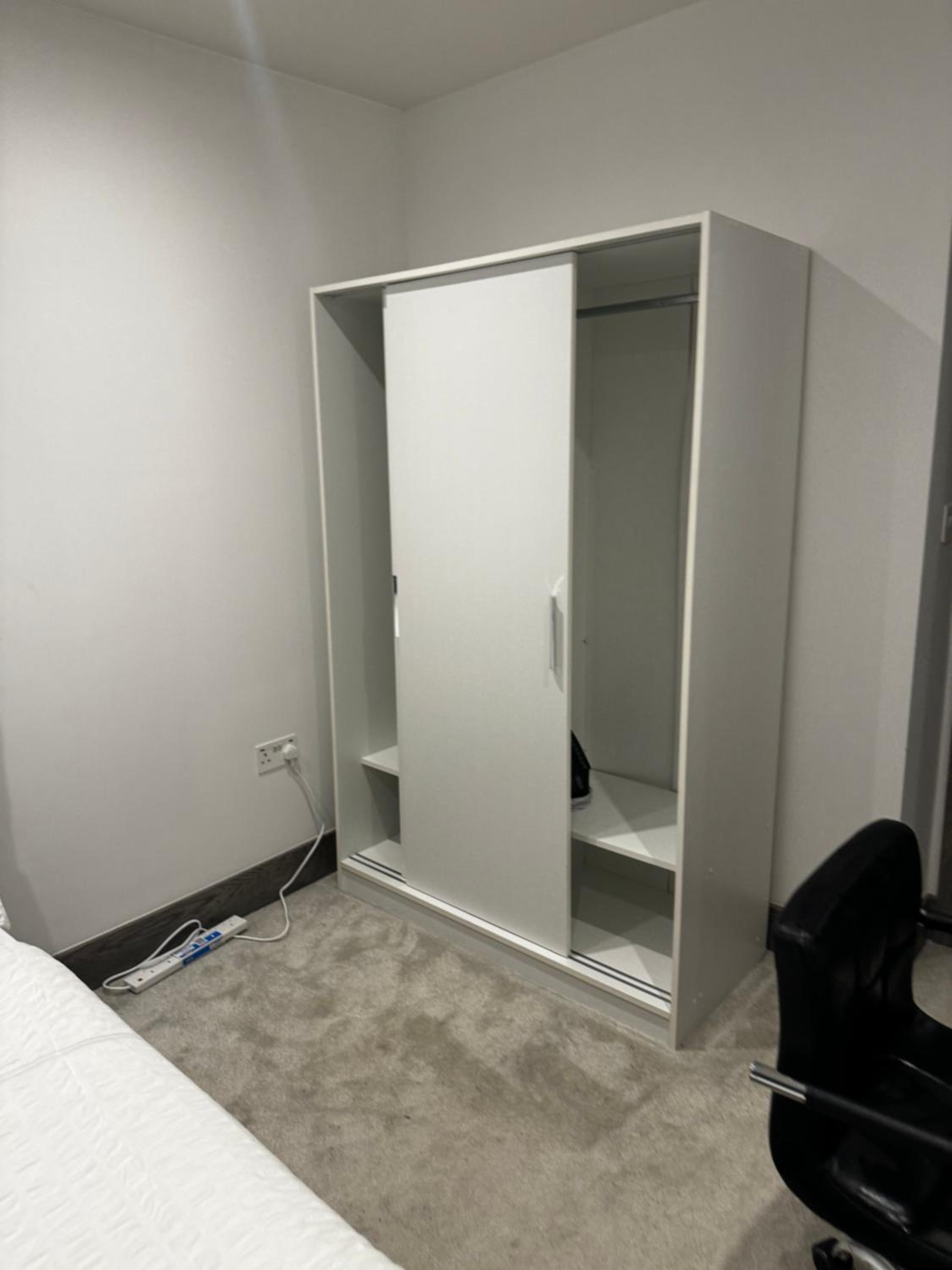 Double Room with Private Bathroom photo 2