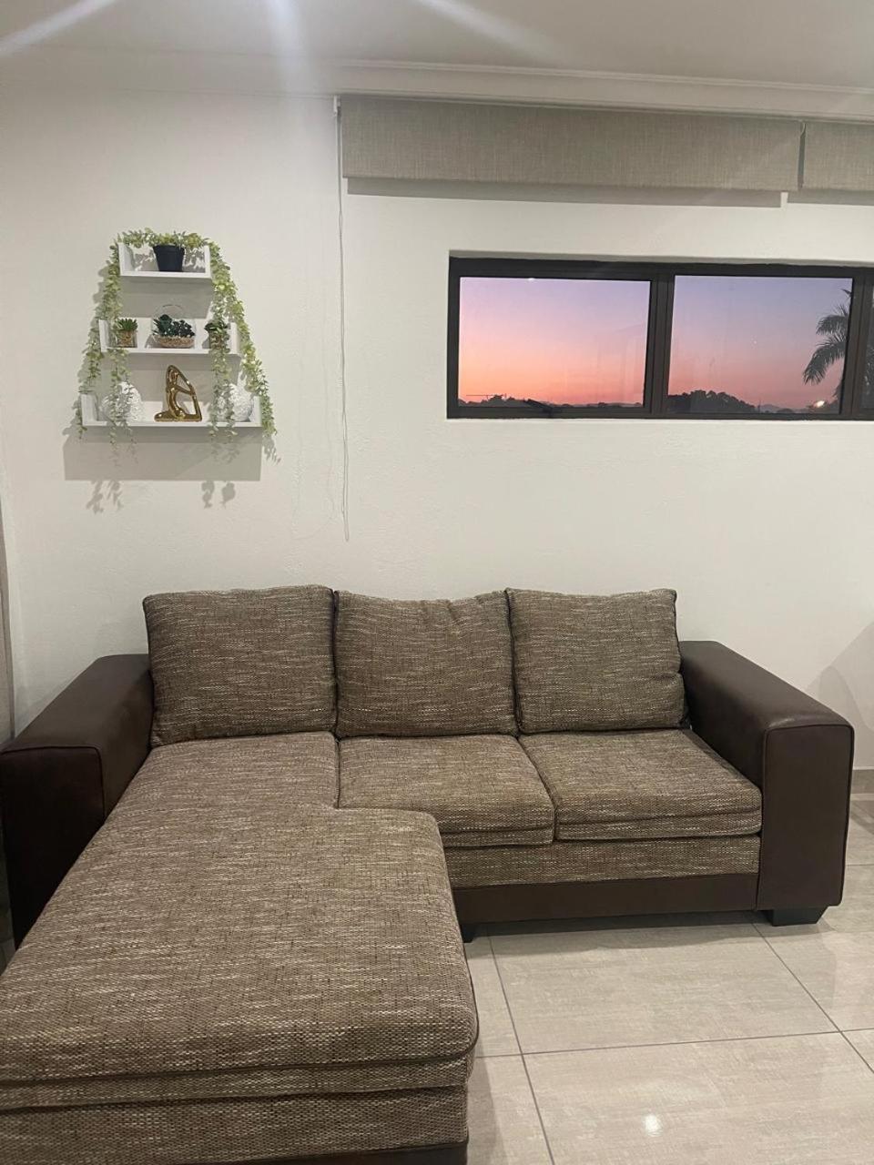 Studio with Balcony - Photo 9