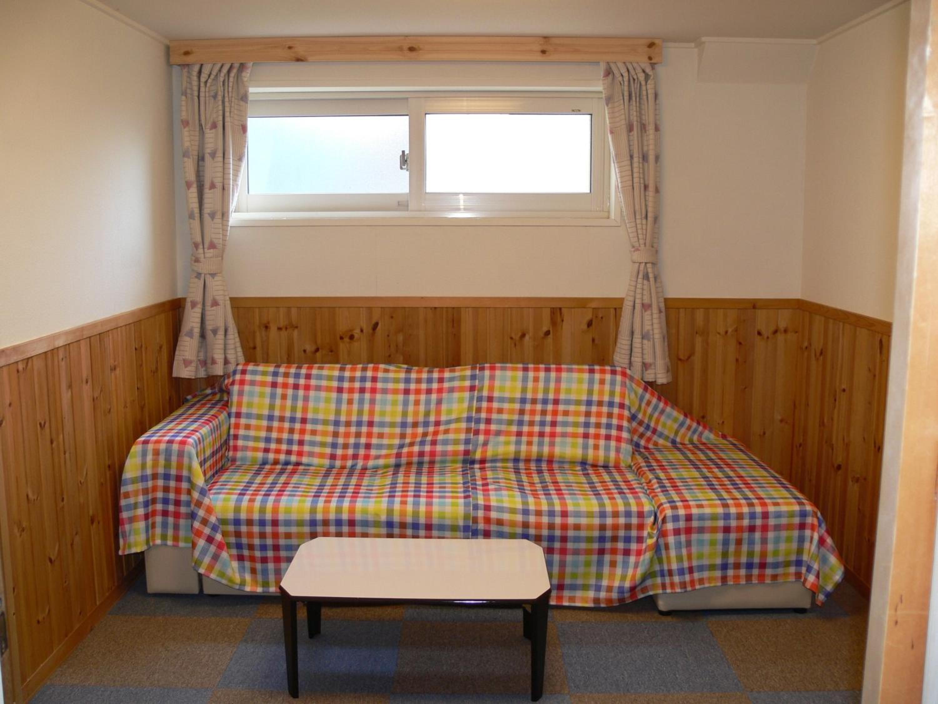 Economy Twin Room photo 3