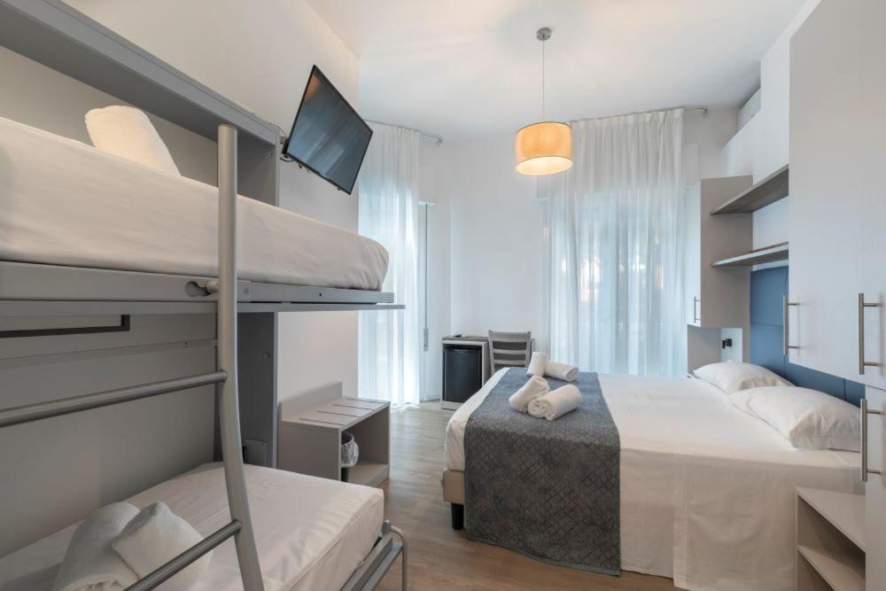 Superior Quadruple Room - Photo 1