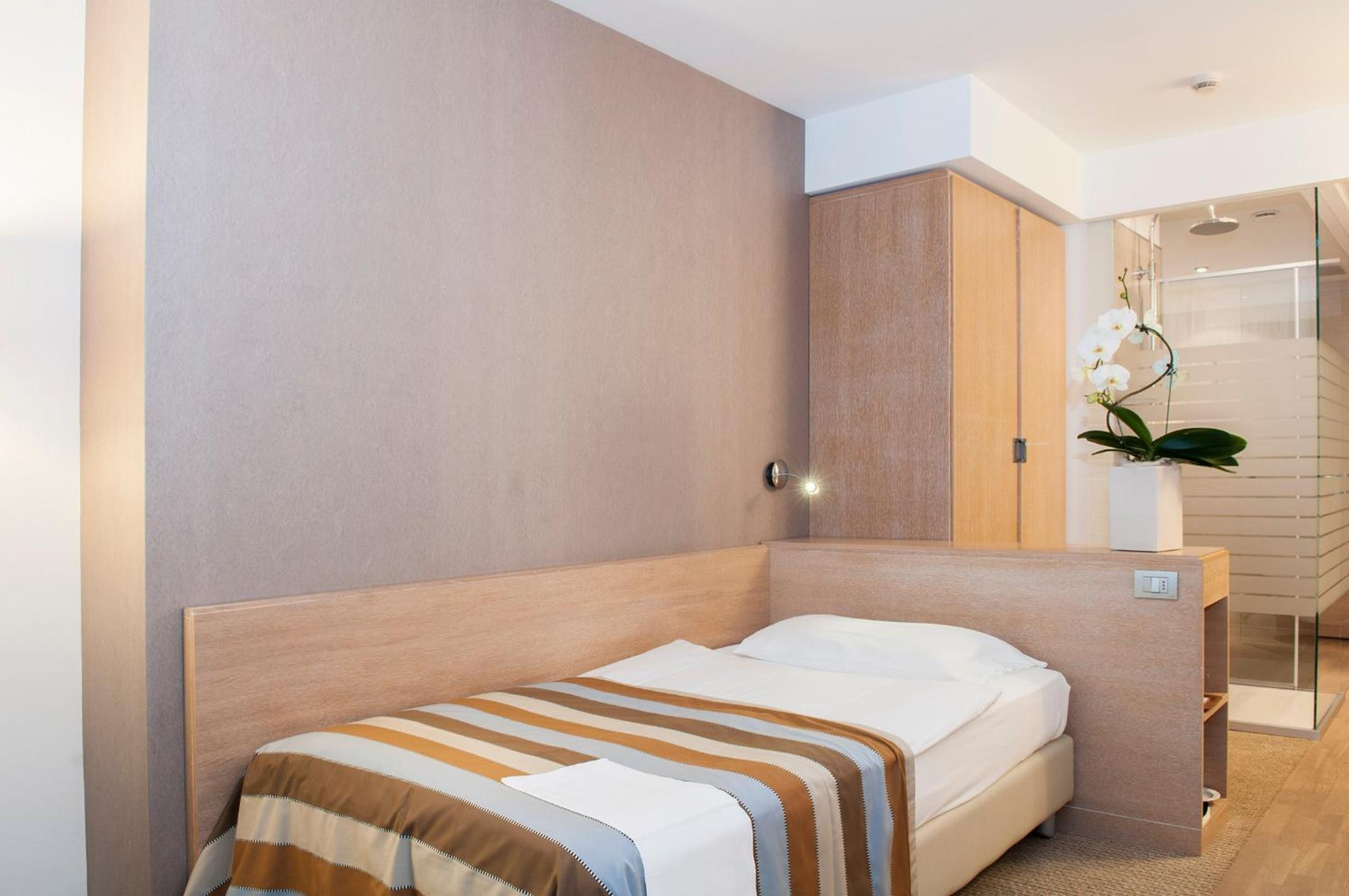 Classic Single Room