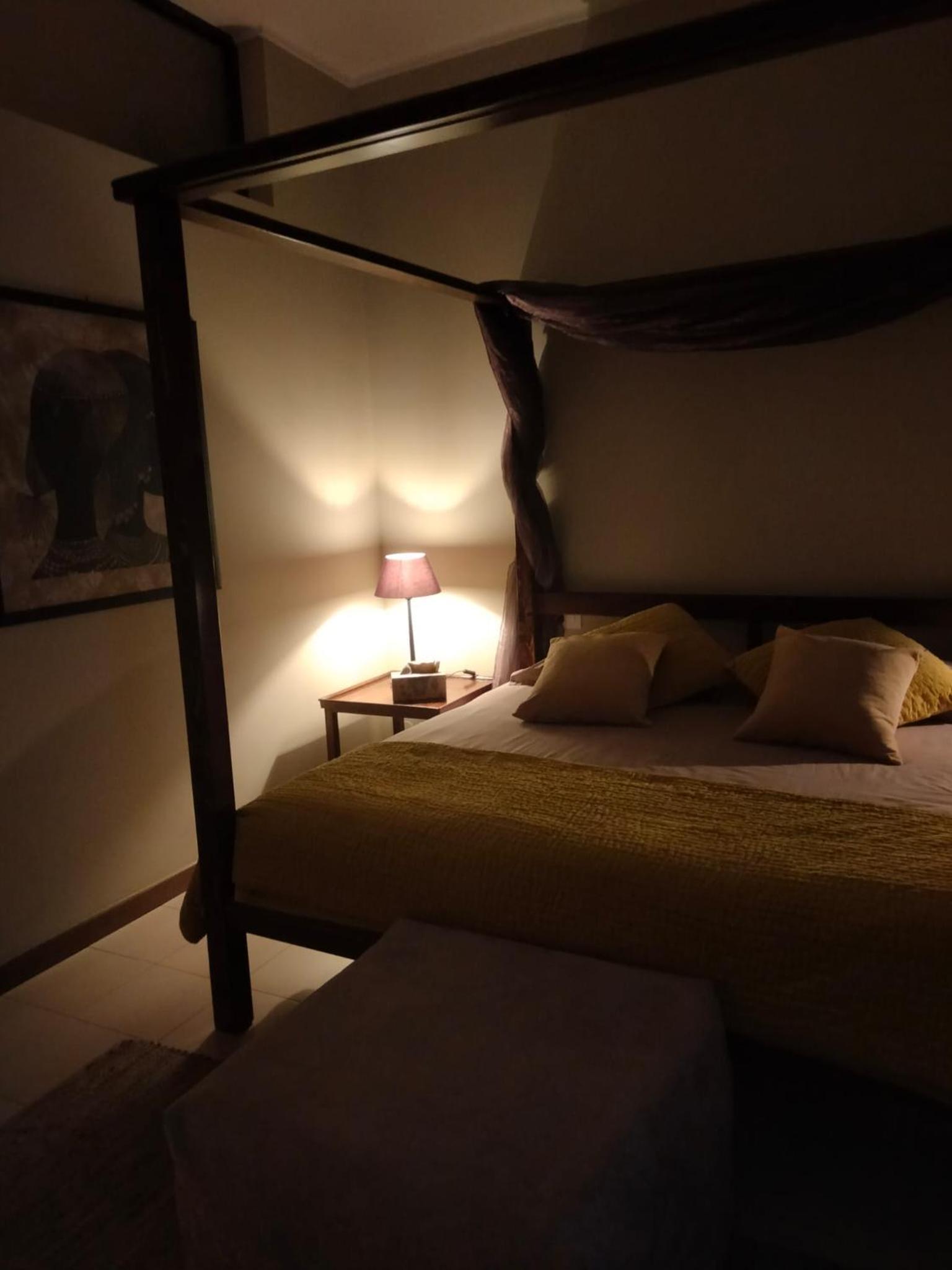 Deluxe Room (2 Adults + 1 Child)