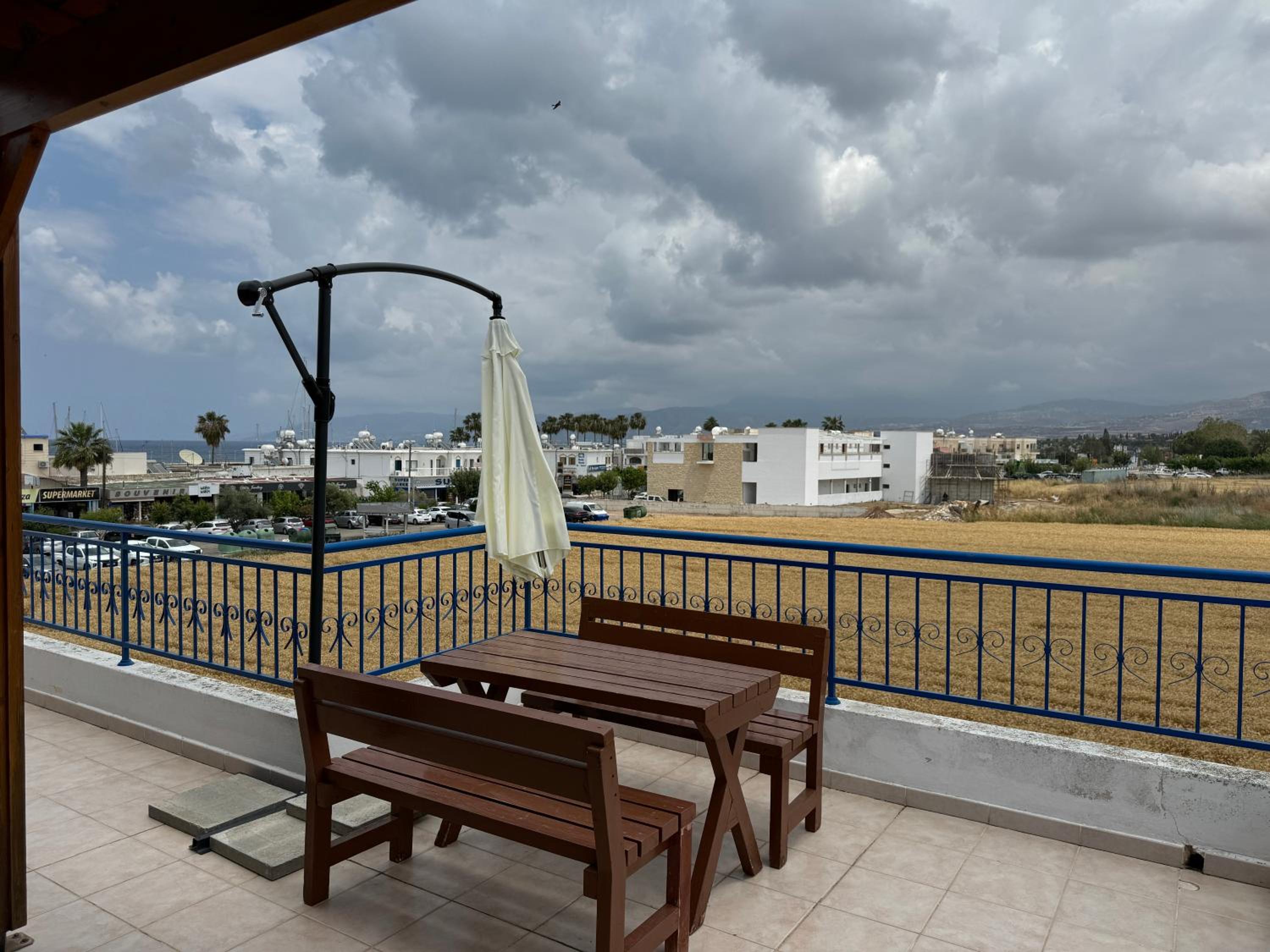 Apartment with Balcony - Photo 9