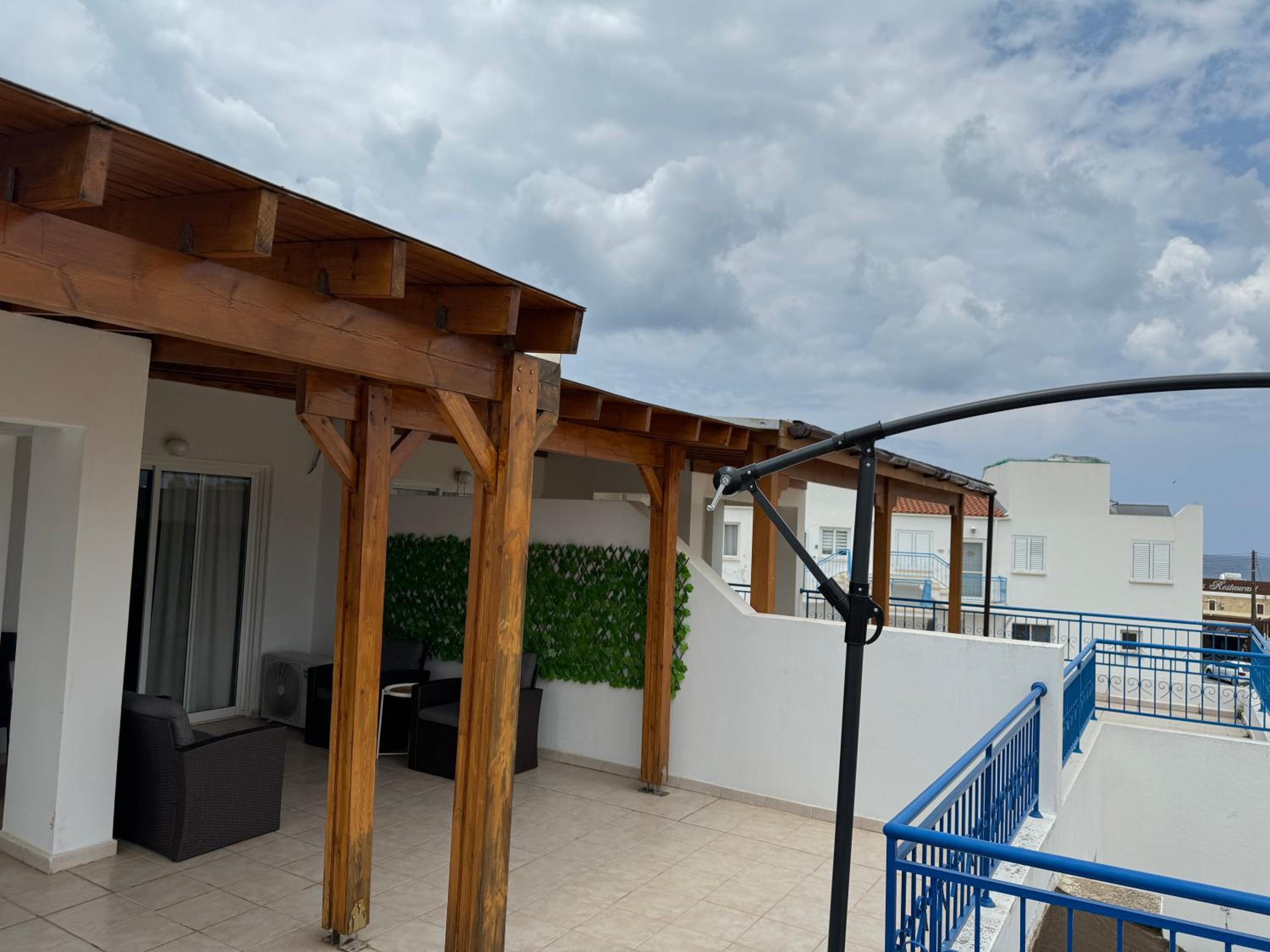 Apartment with Balcony - Photo 8