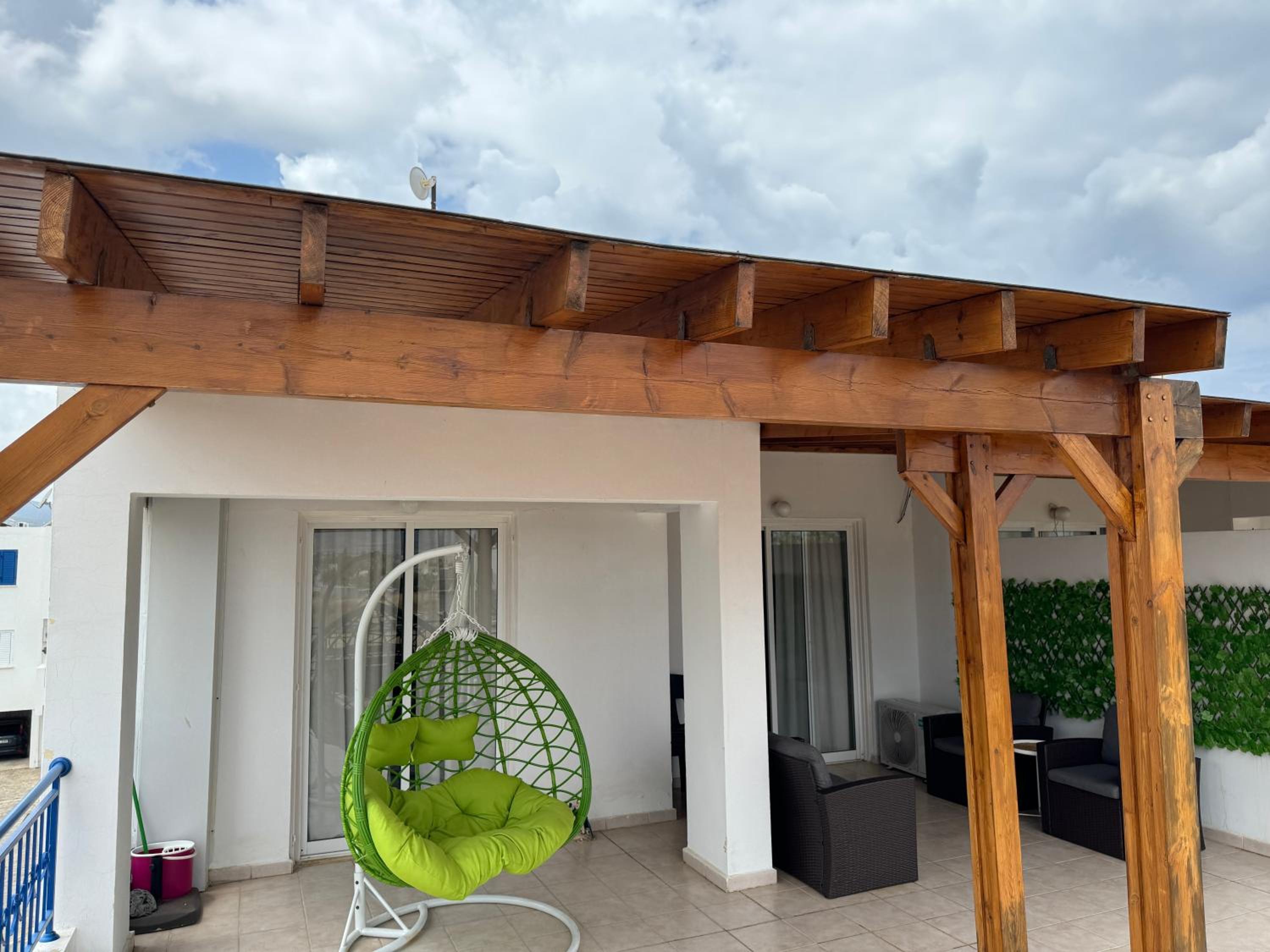 Apartment with Balcony - Photo 7