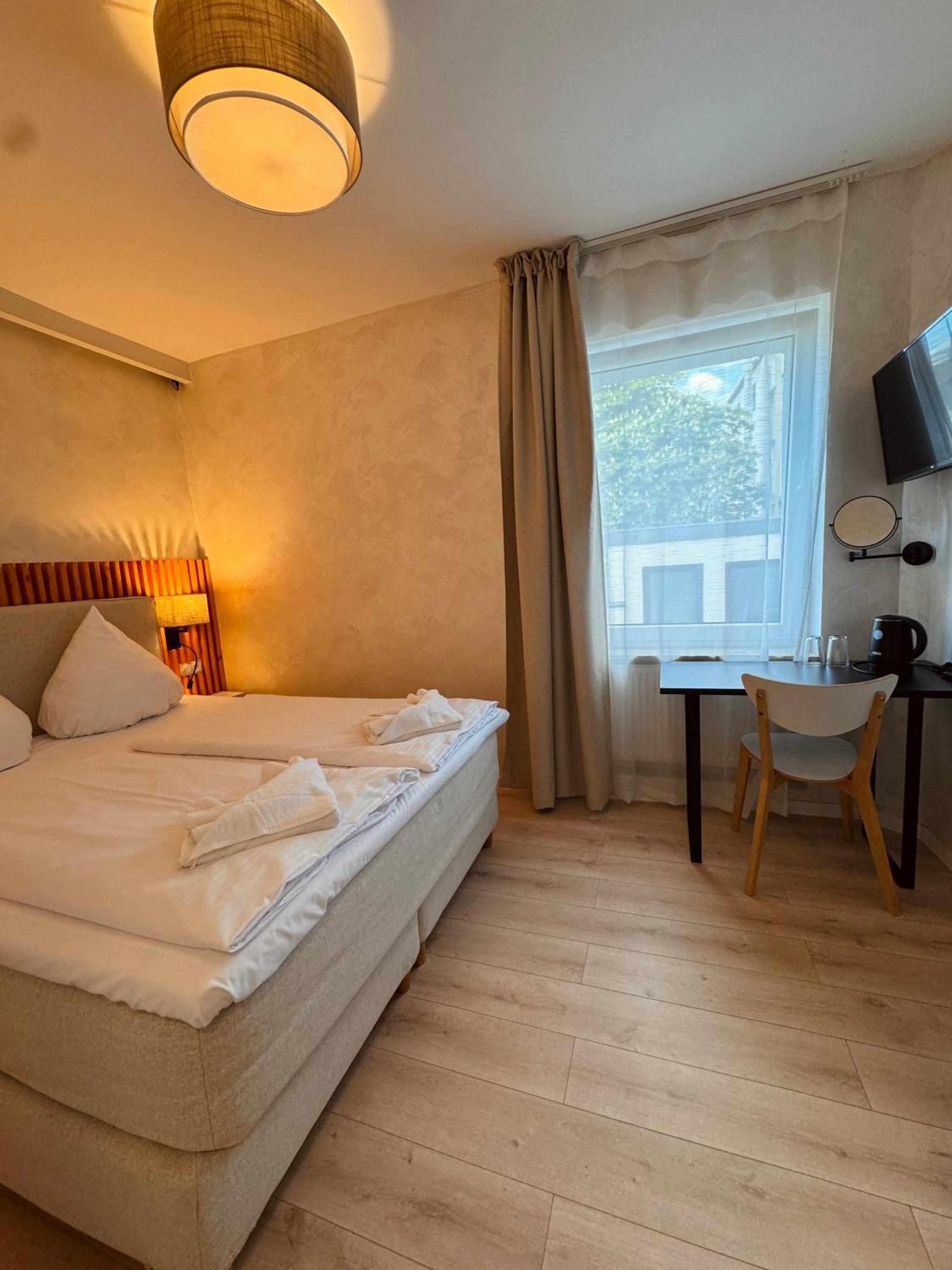 Double or Twin Room photo 3