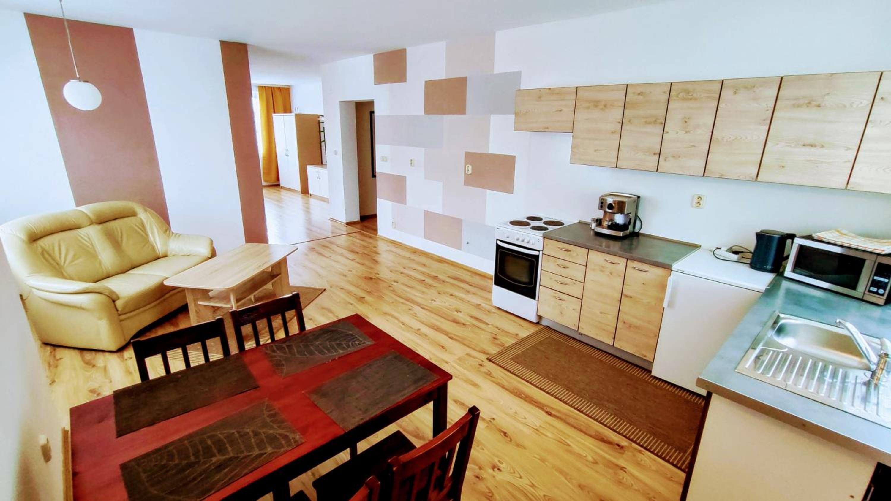 One-Bedroom Apartment photo 1