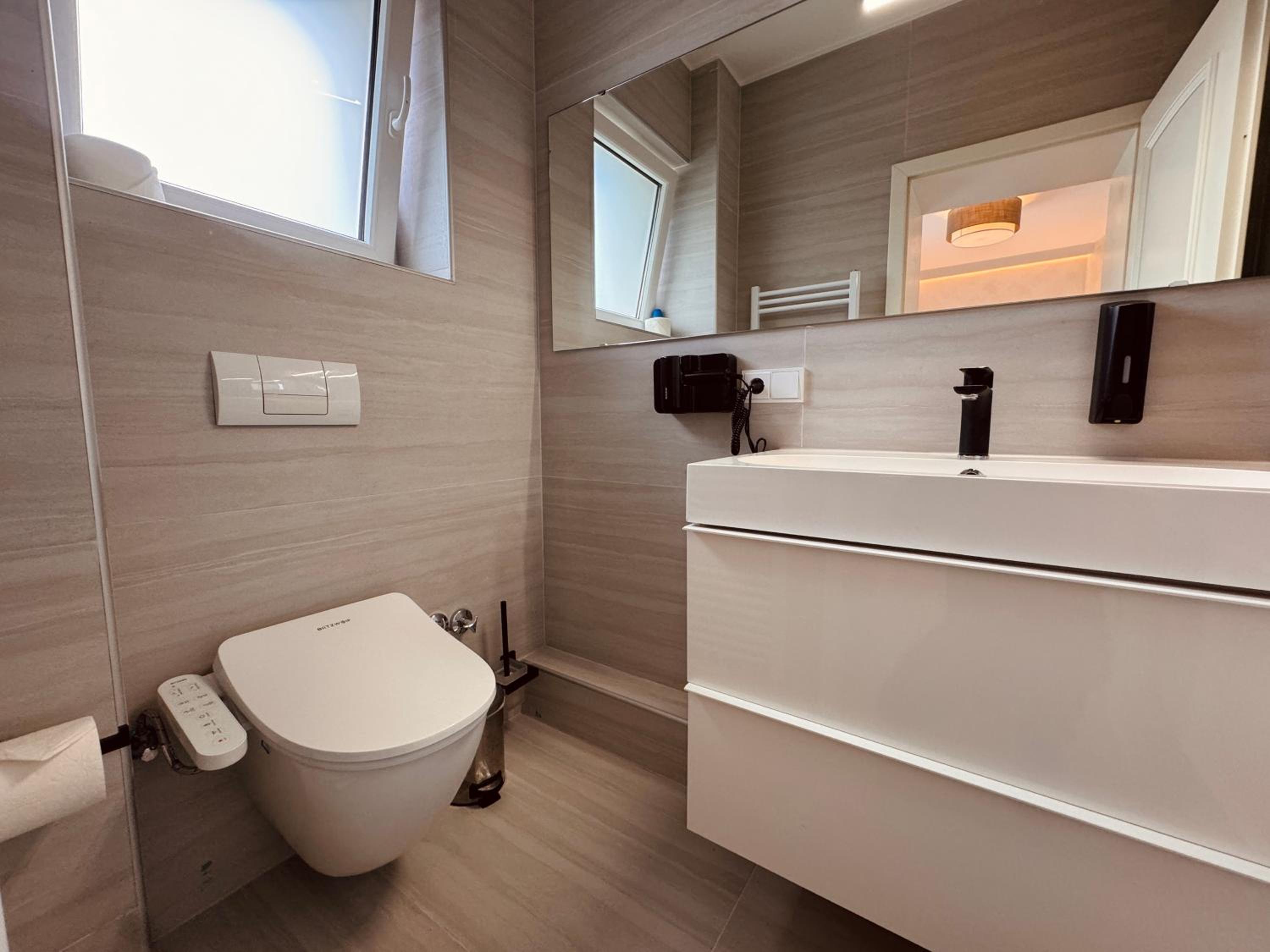Double or Twin Room photo 2