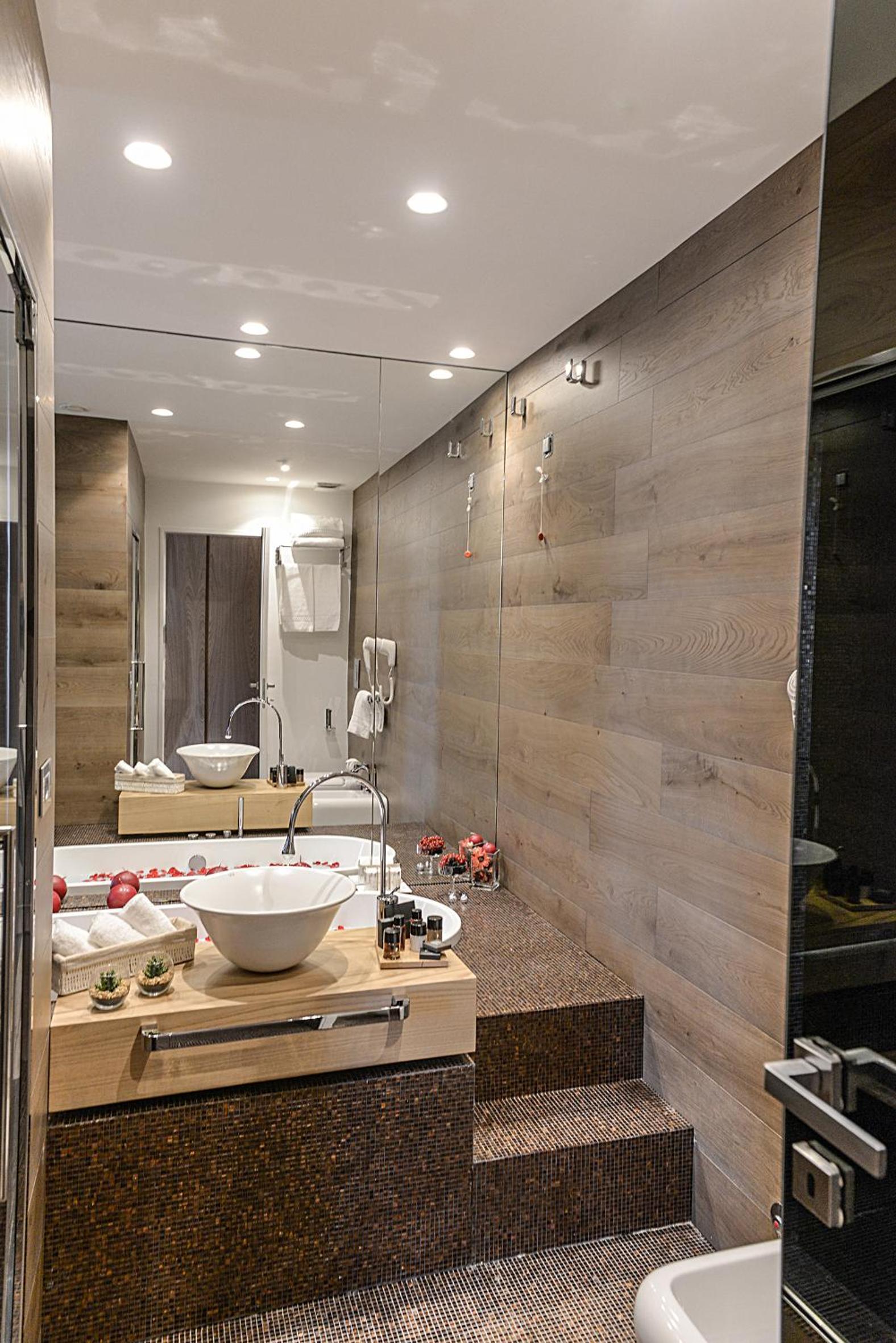 Suite with City View photo 2