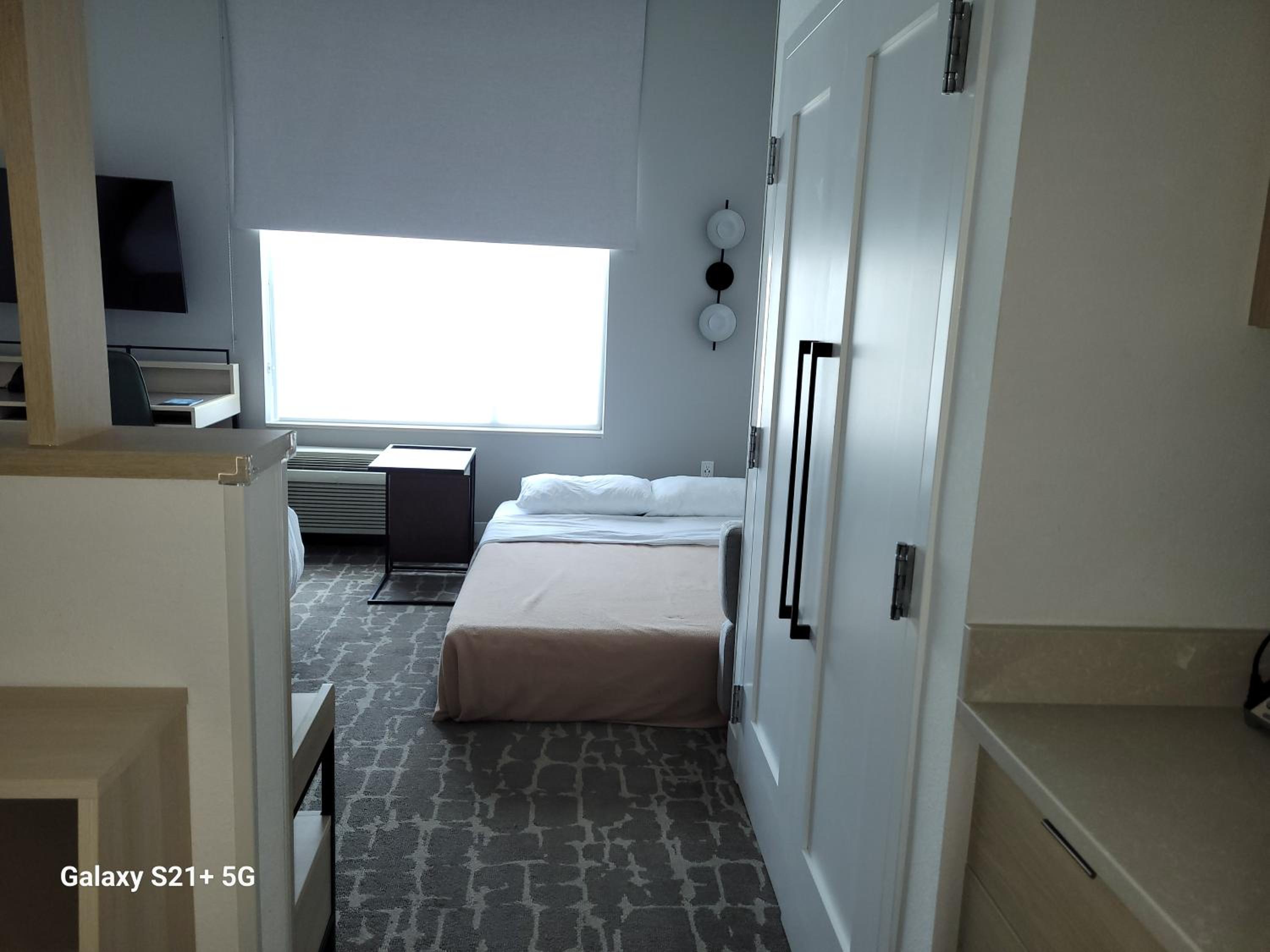 King Studio with Sofa Bed - Photo 1