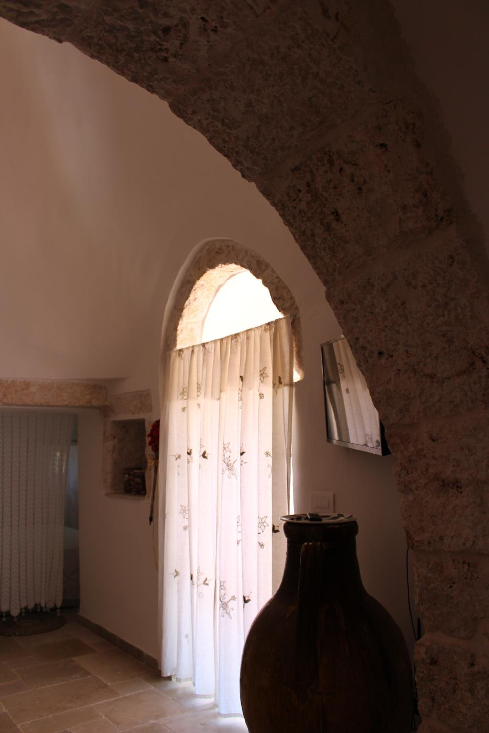 One-Bedroom Apartment - Photo 1