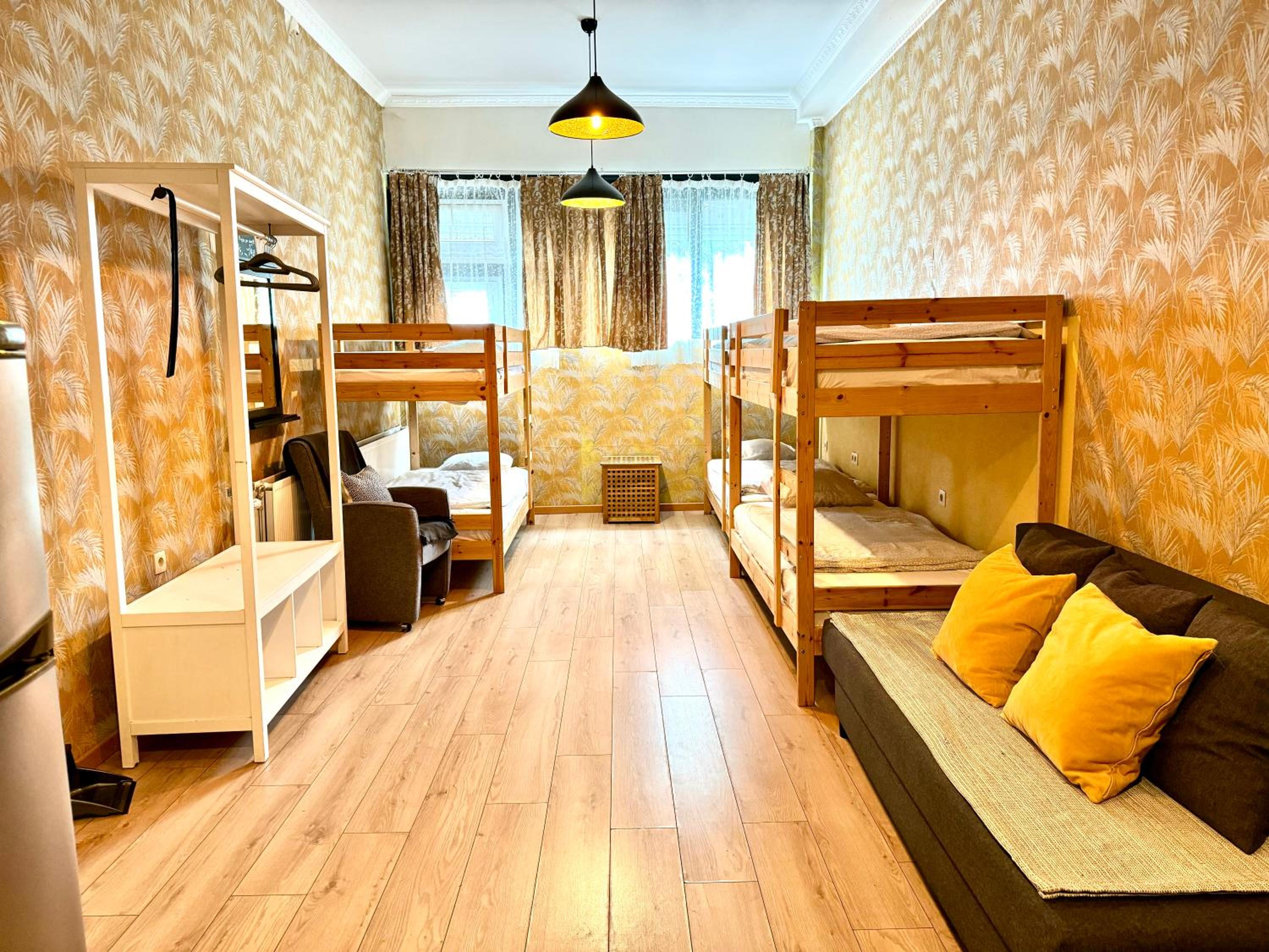Studio Apartment photo 1