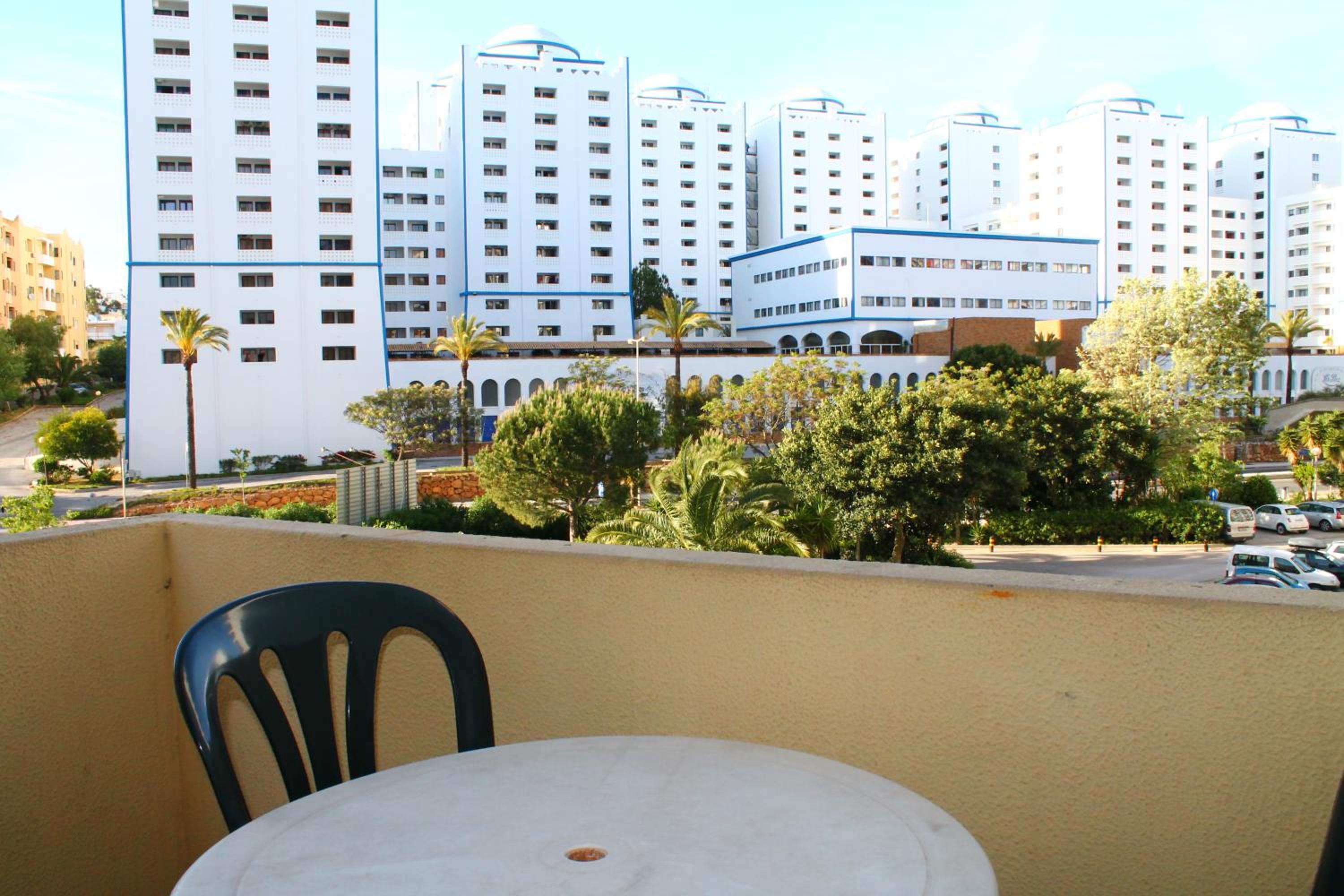 Premium Two-Bedroom Apartment - Photo 2
