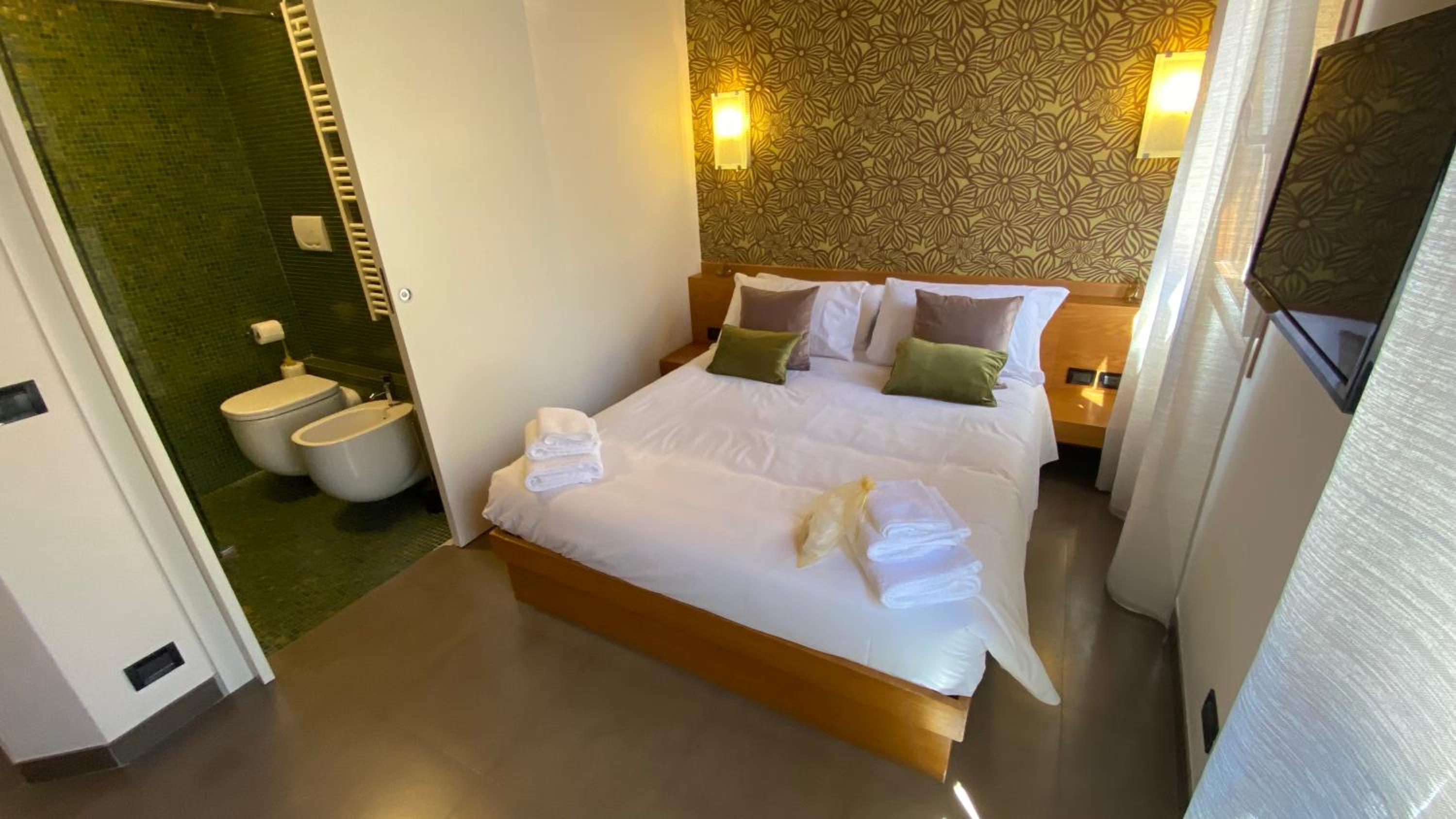 Standard Double Room photo 2