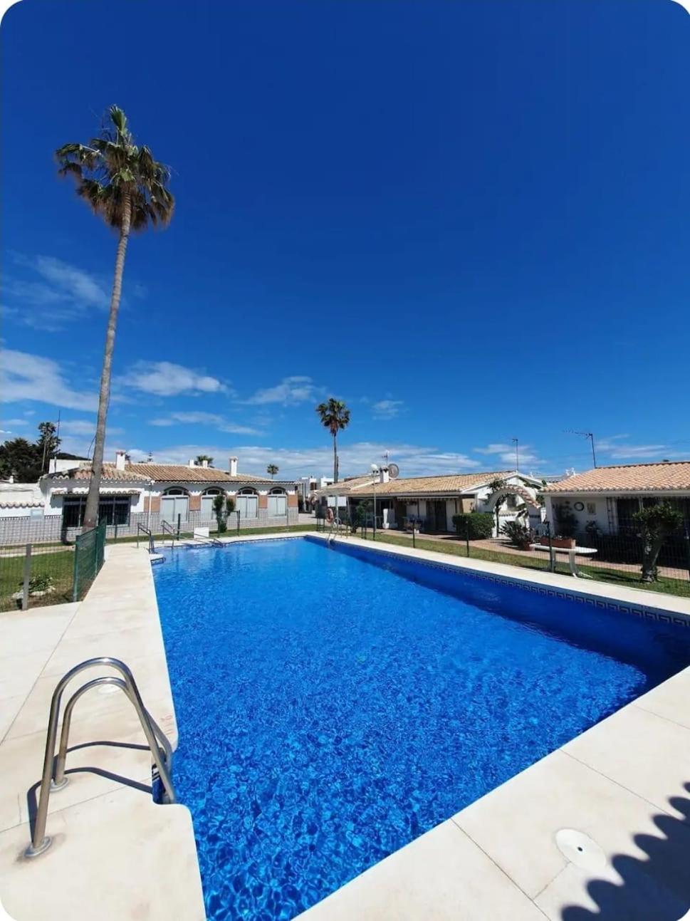Two-Bedroom Deluxe Apartment with Ocean View photo 2