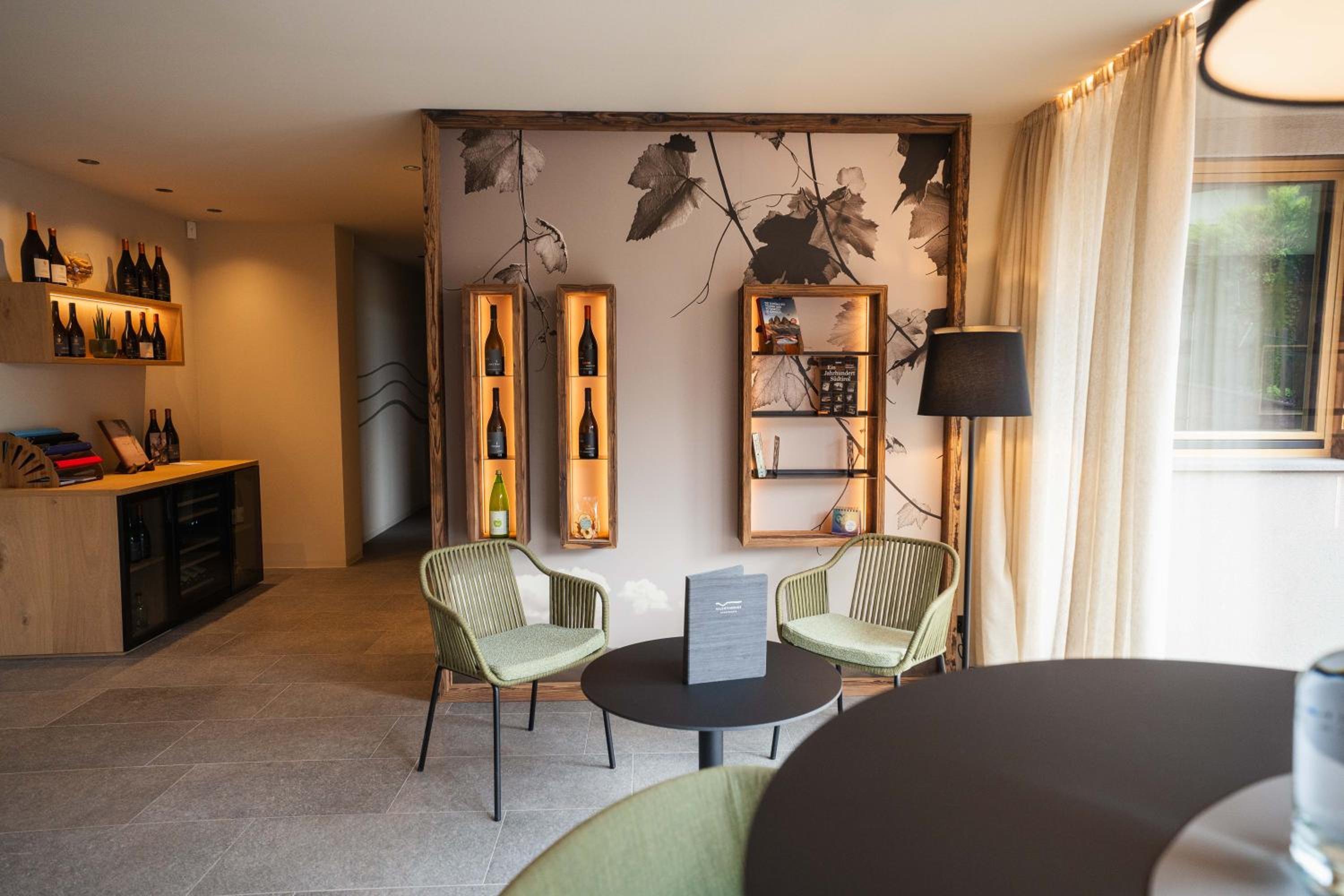 Two-Bedroom Deluxe Apartment with Garden View