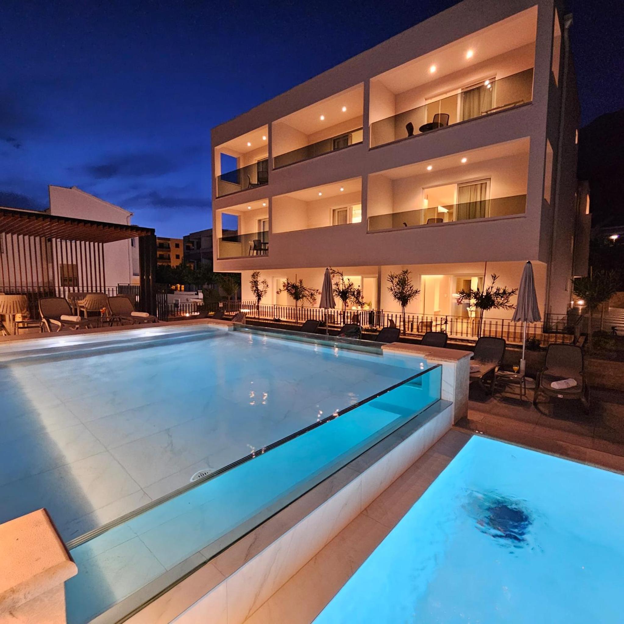 Apartment with Pool View  photo 3