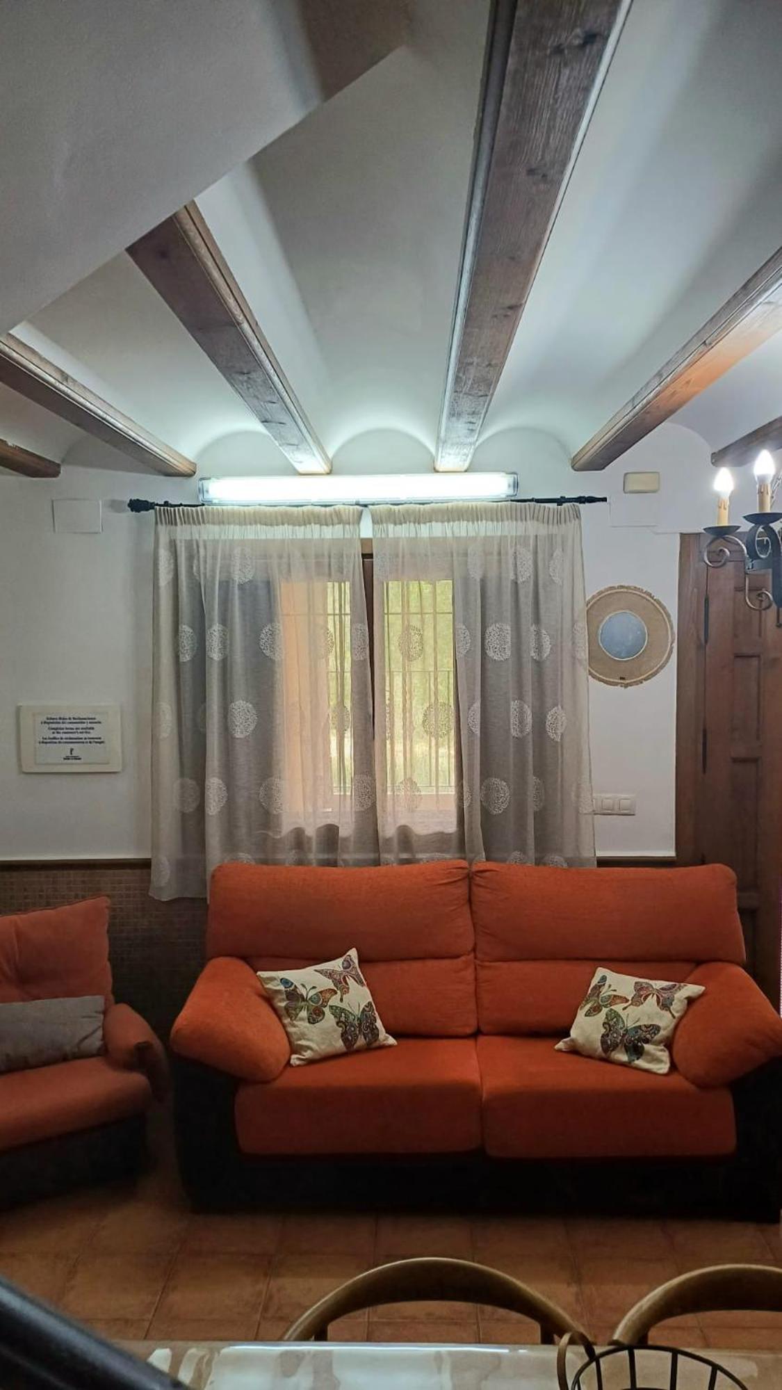 Casa adosada de tres habitaciones