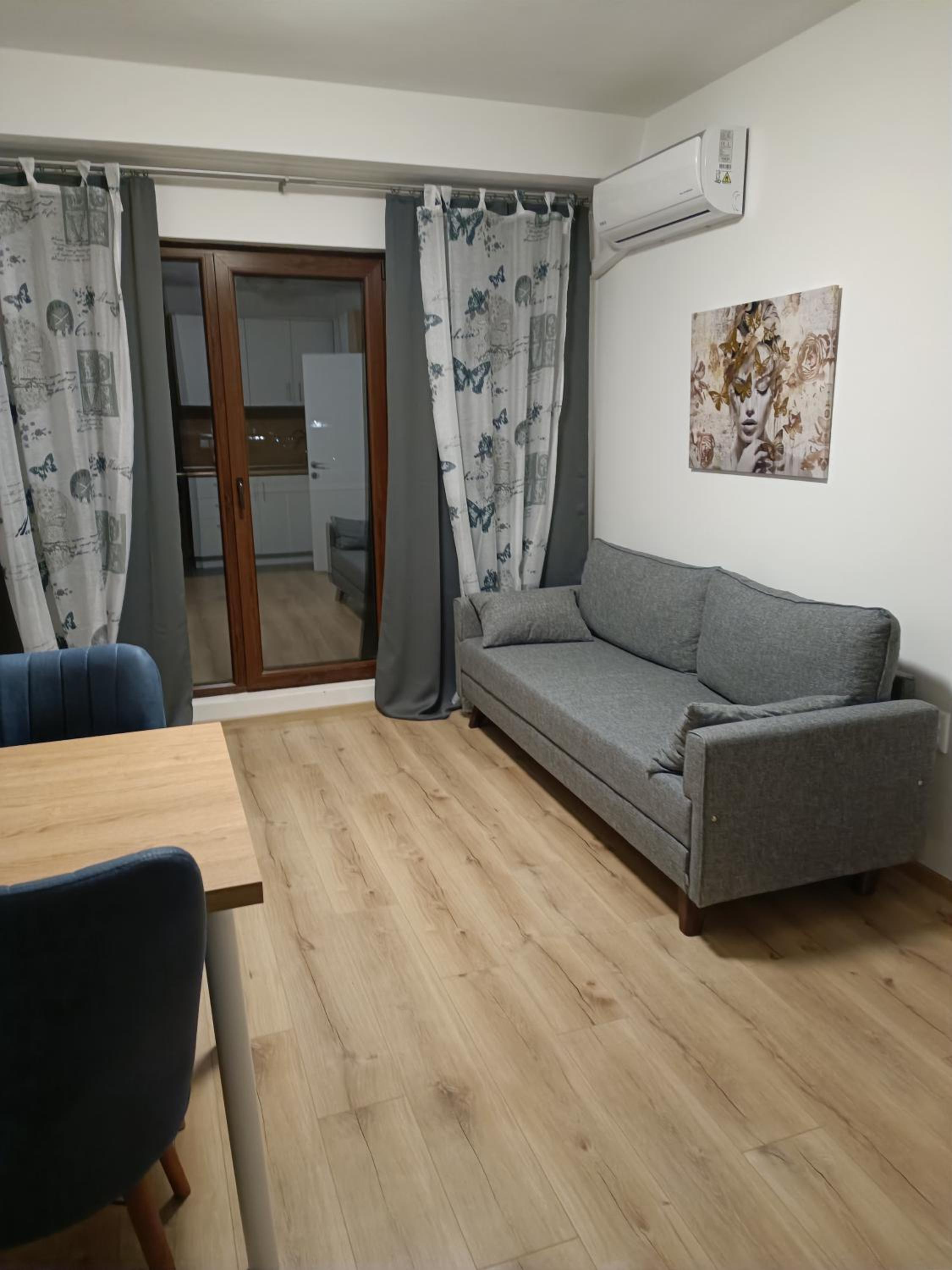 Apartment photo 1