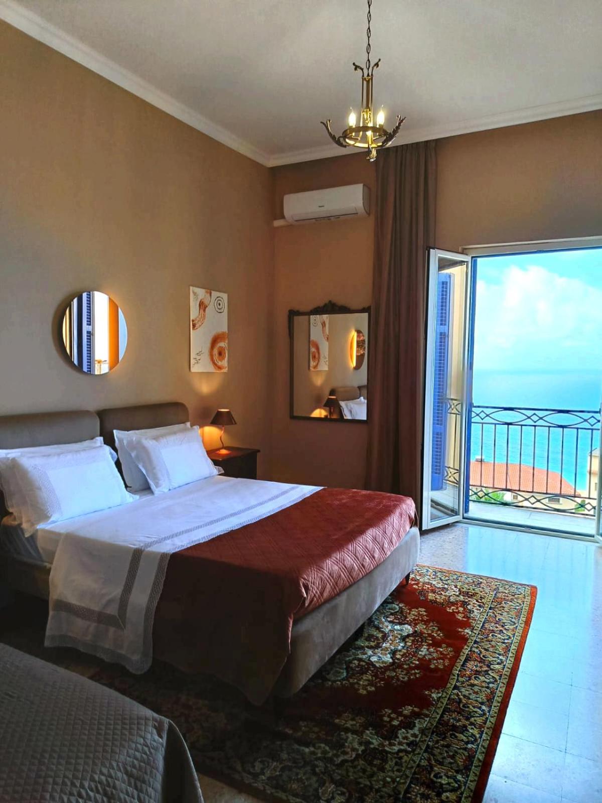 Deluxe Triple Room with Sea View