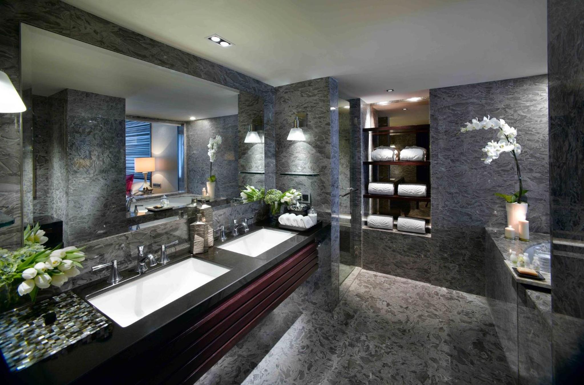 Deluxe Room King - Photo 3