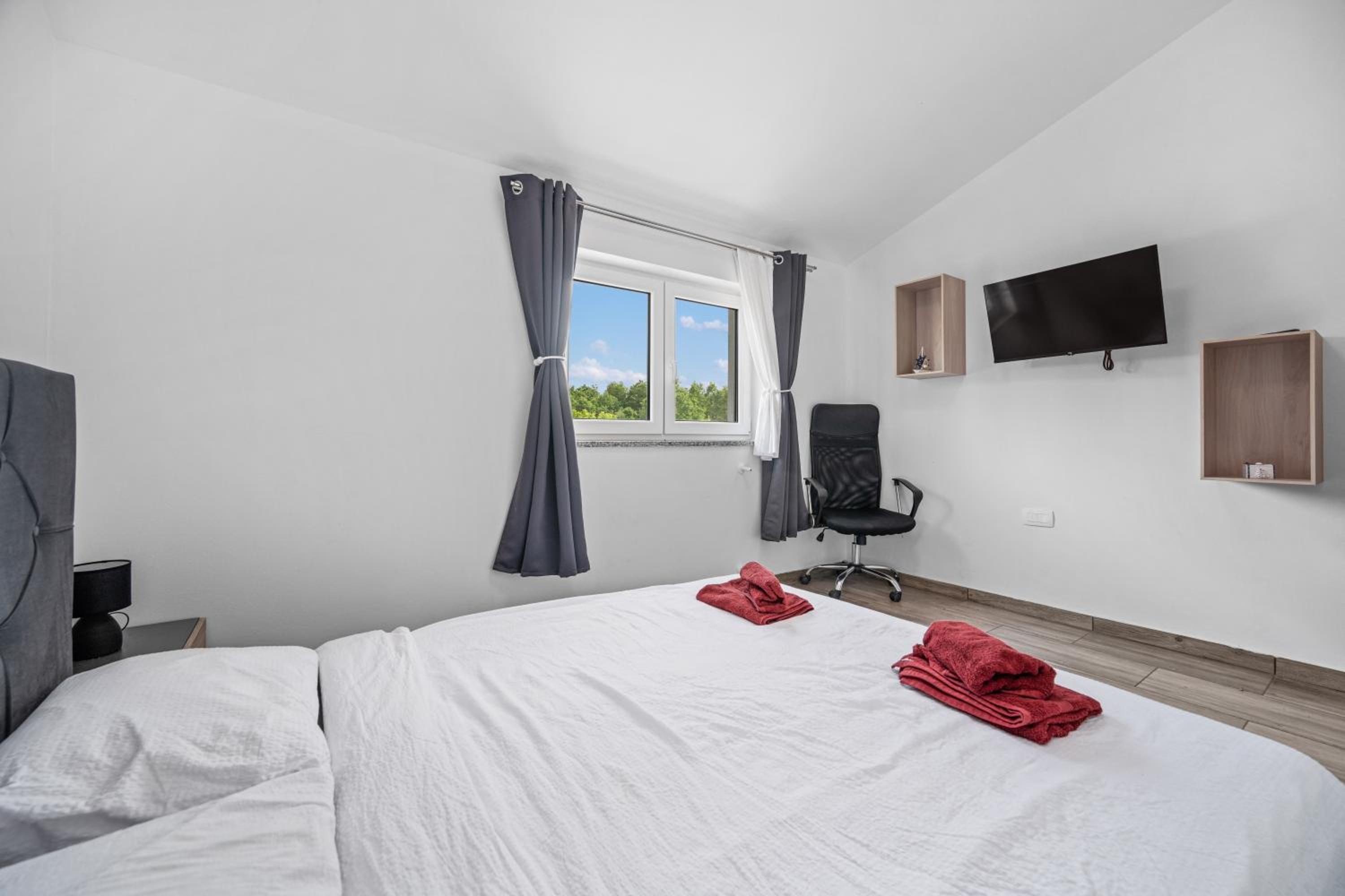 Four-Bedroom House photo 1