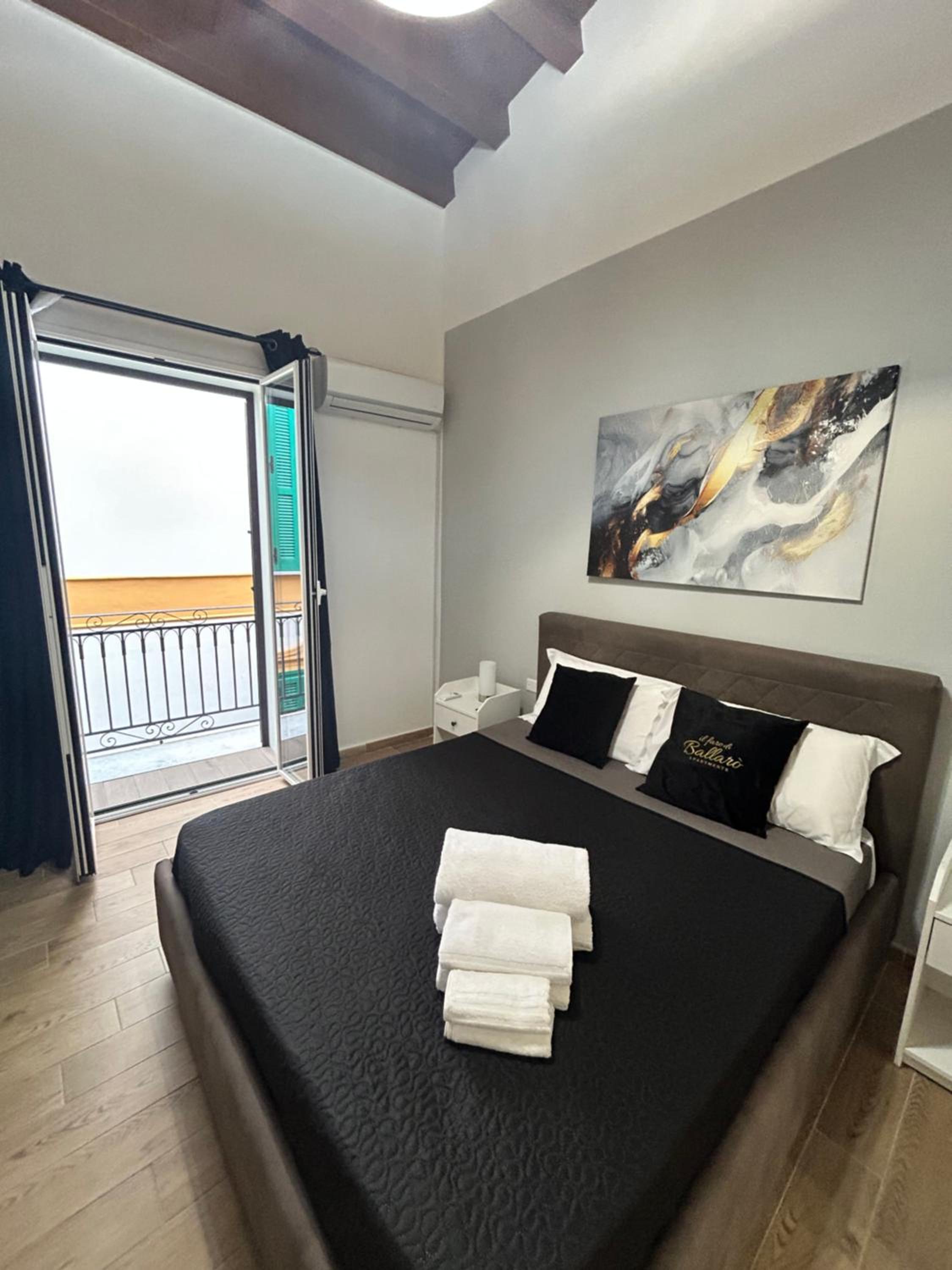 Deluxe Room (2 Adults + 1 Child)