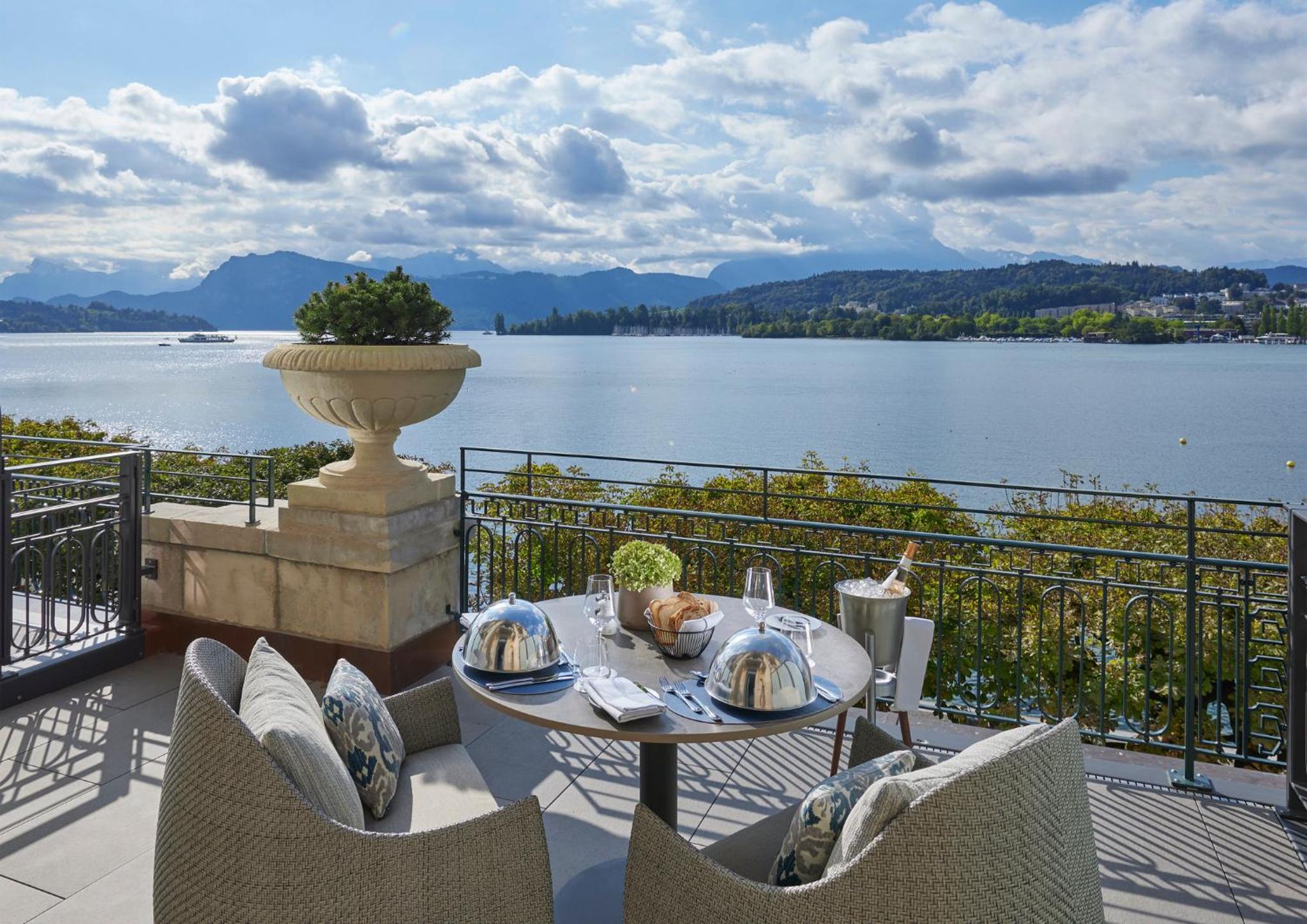 Lake View Junior Suite with Terrace - Photo 3
