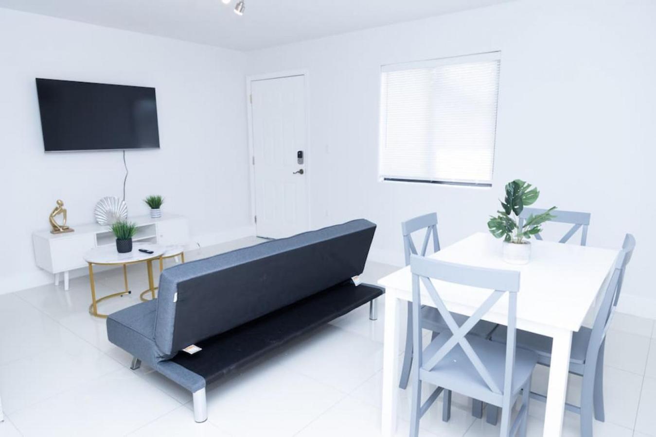 Apartment with Park View photo 3