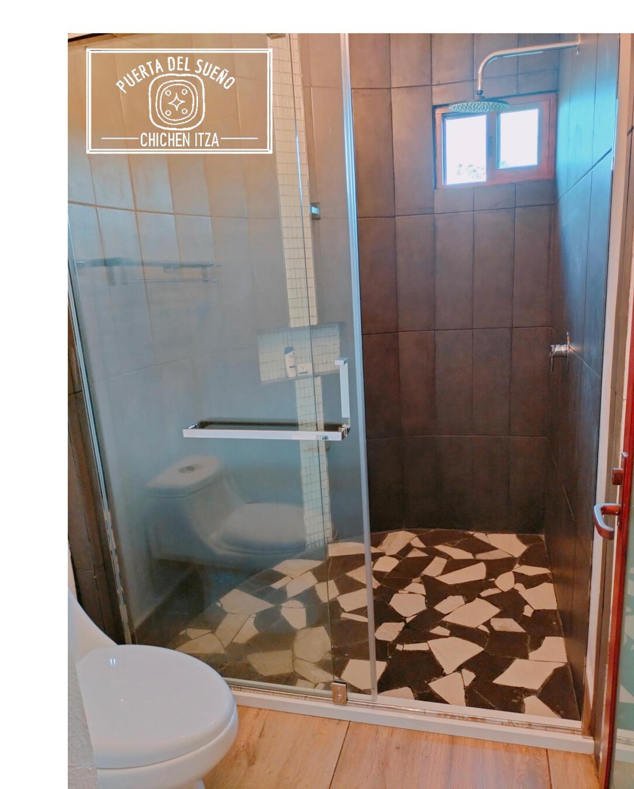 Double Room with Pool View photo 2