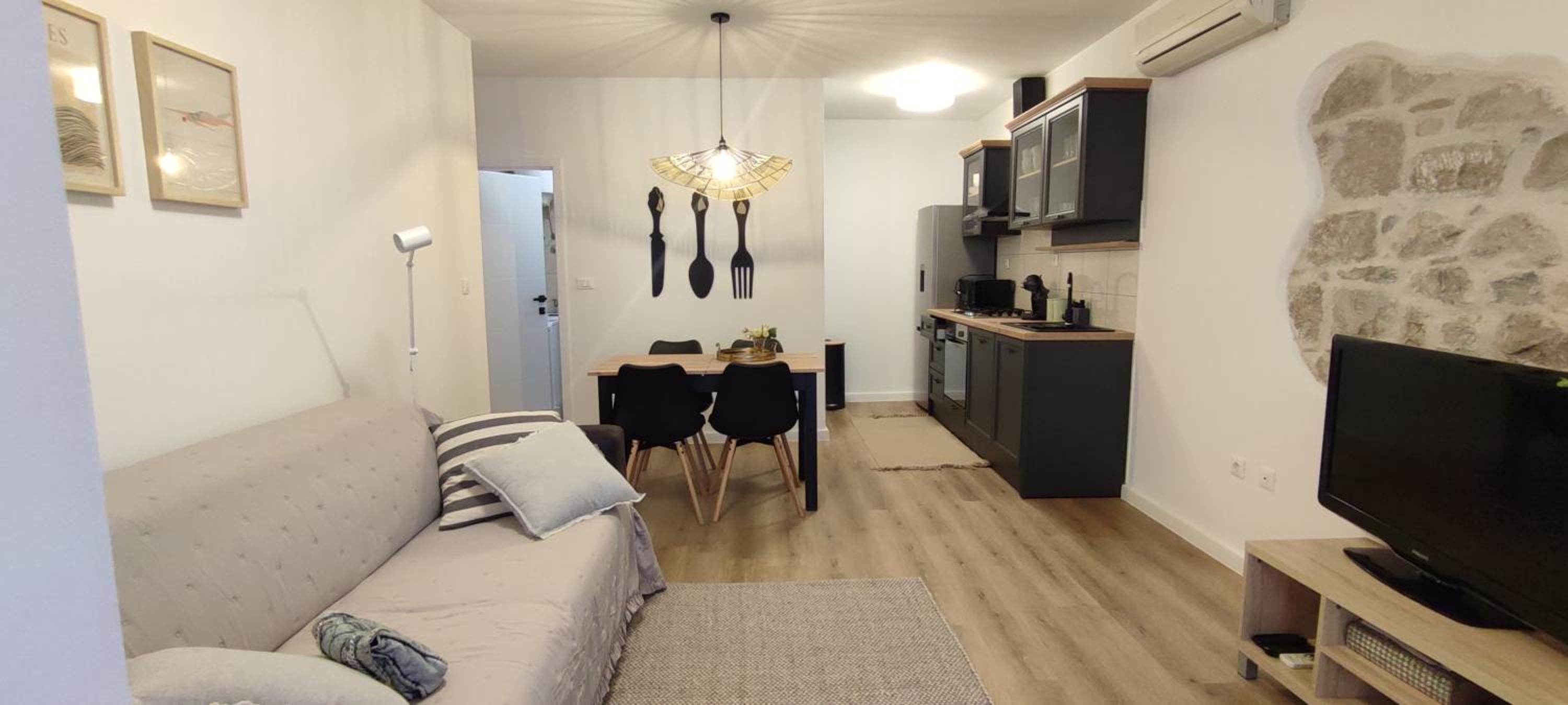 Two-Bedroom Apartment with Patio (4 Adults) - Photo 18