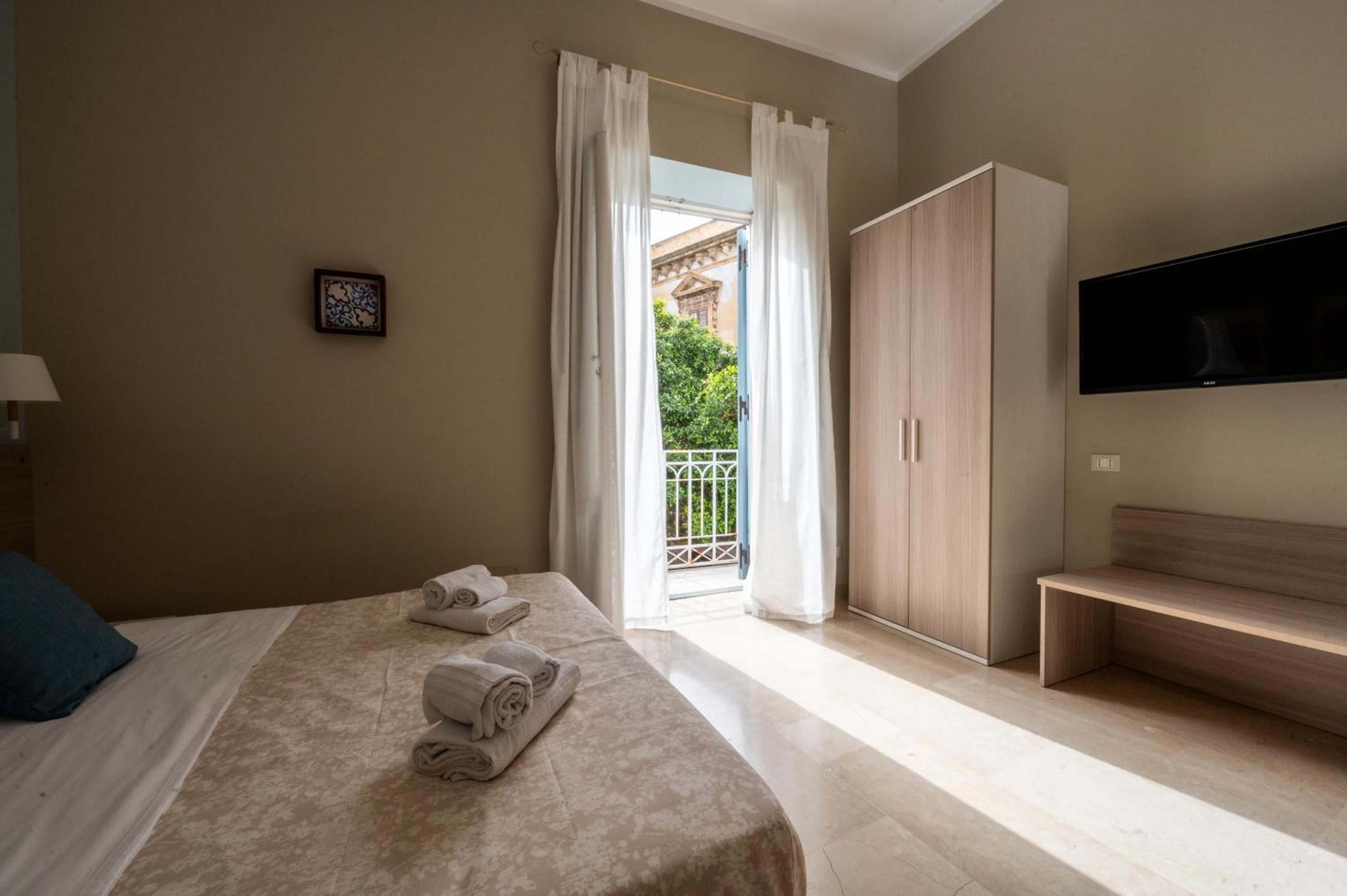 Standard Triple Room photo 2