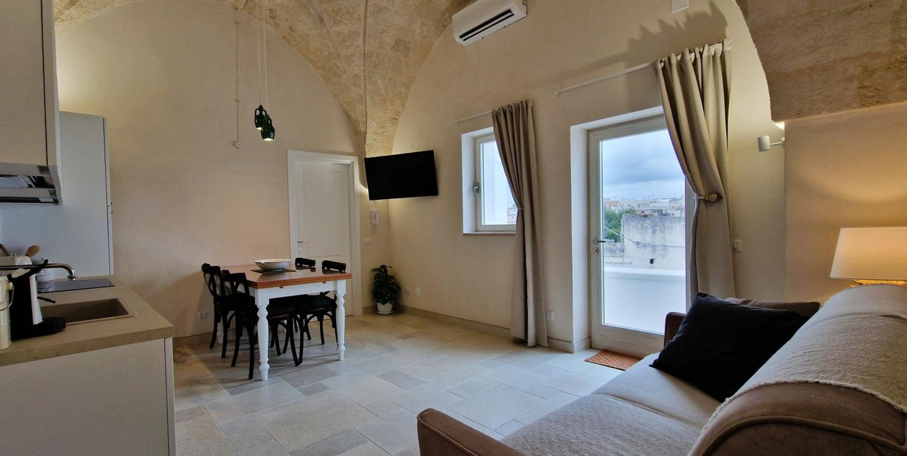 One-Bedroom Apartment with Garden photo 1