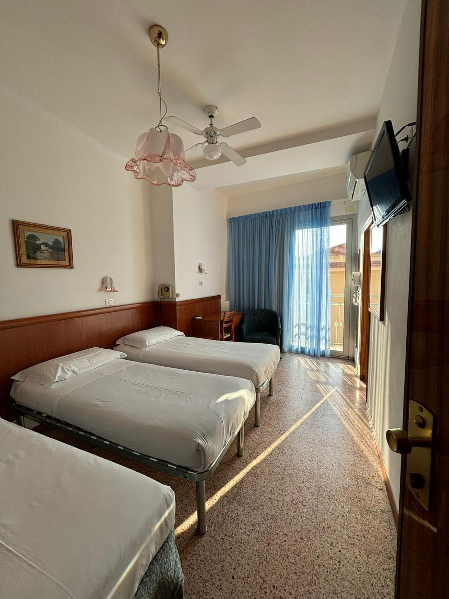 Triple Room photo 3