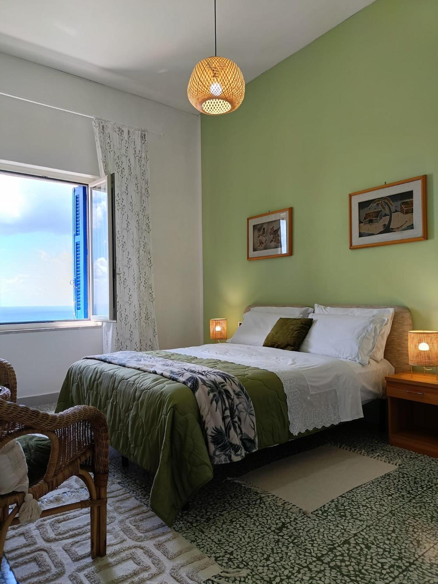 Large Double or Twin Room