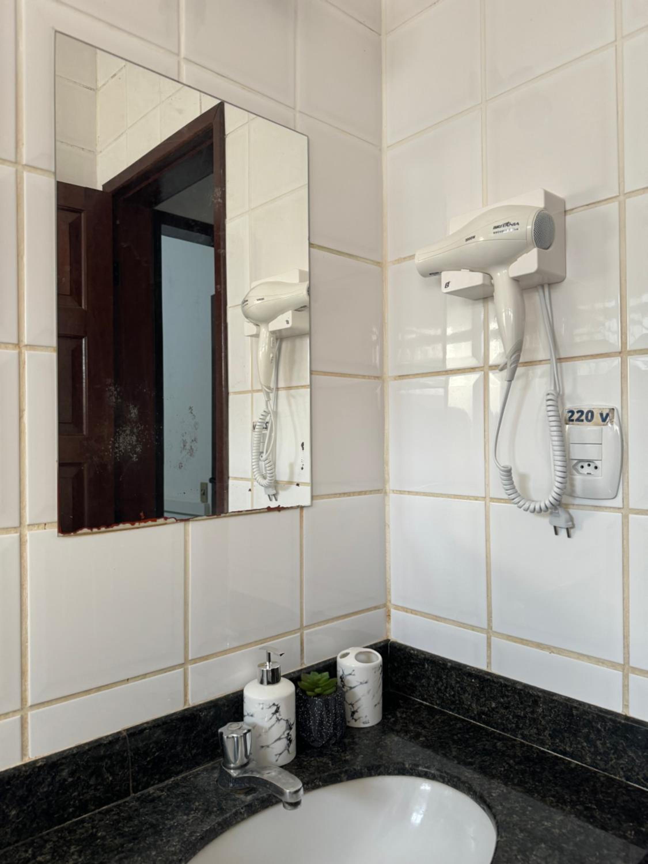 One-Bedroom Apartment - Photo 10
