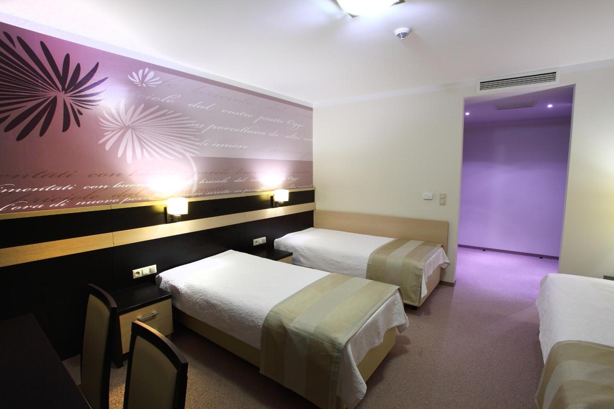 Standard Triple Room photo 2