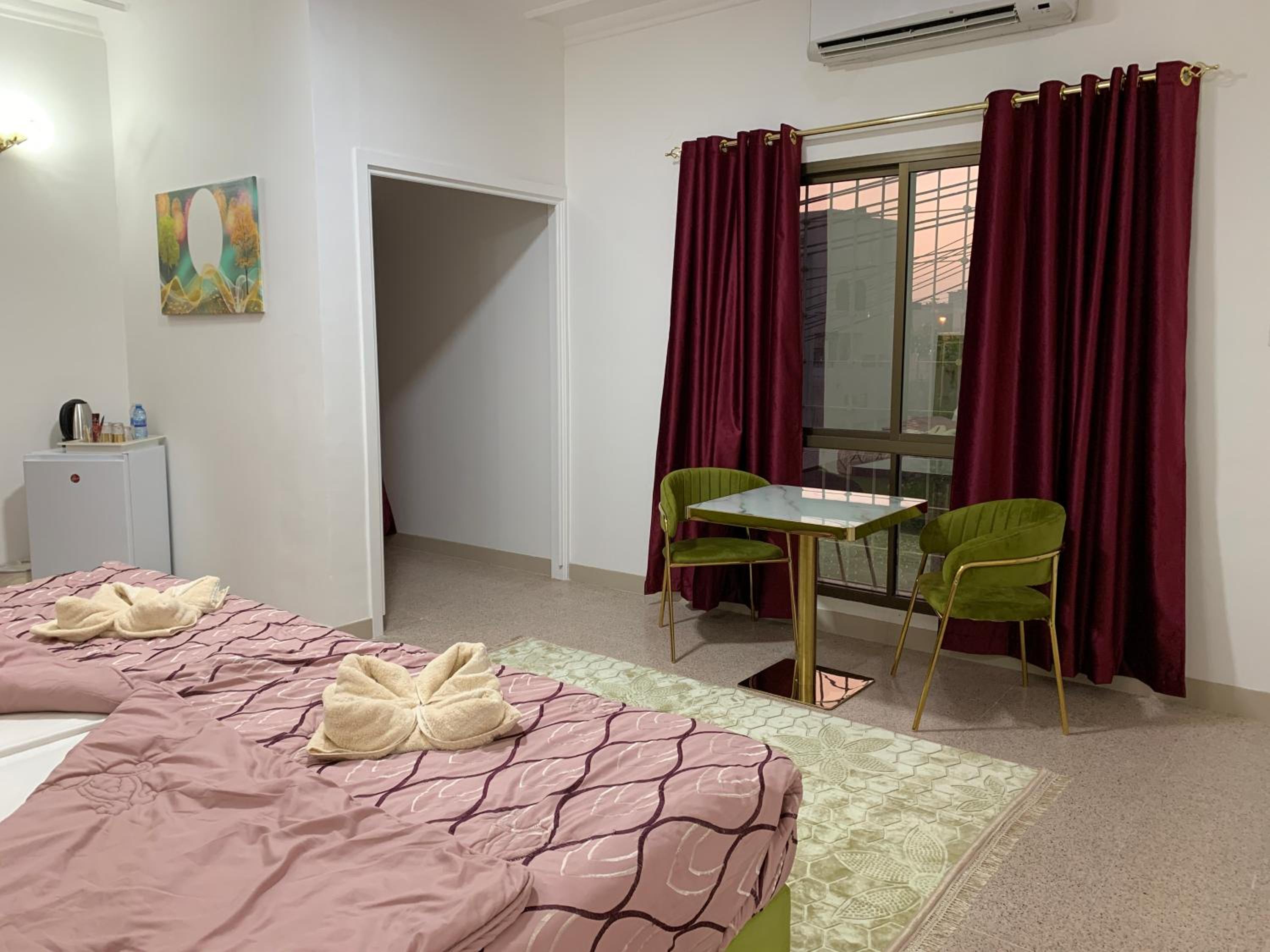 Deluxe Double Room (2 Adults + 1 Child) photo 2