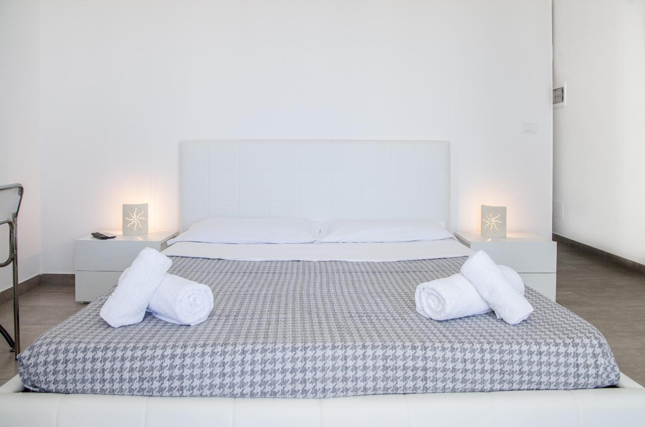 Deluxe Double Room with Sea View and Terrace