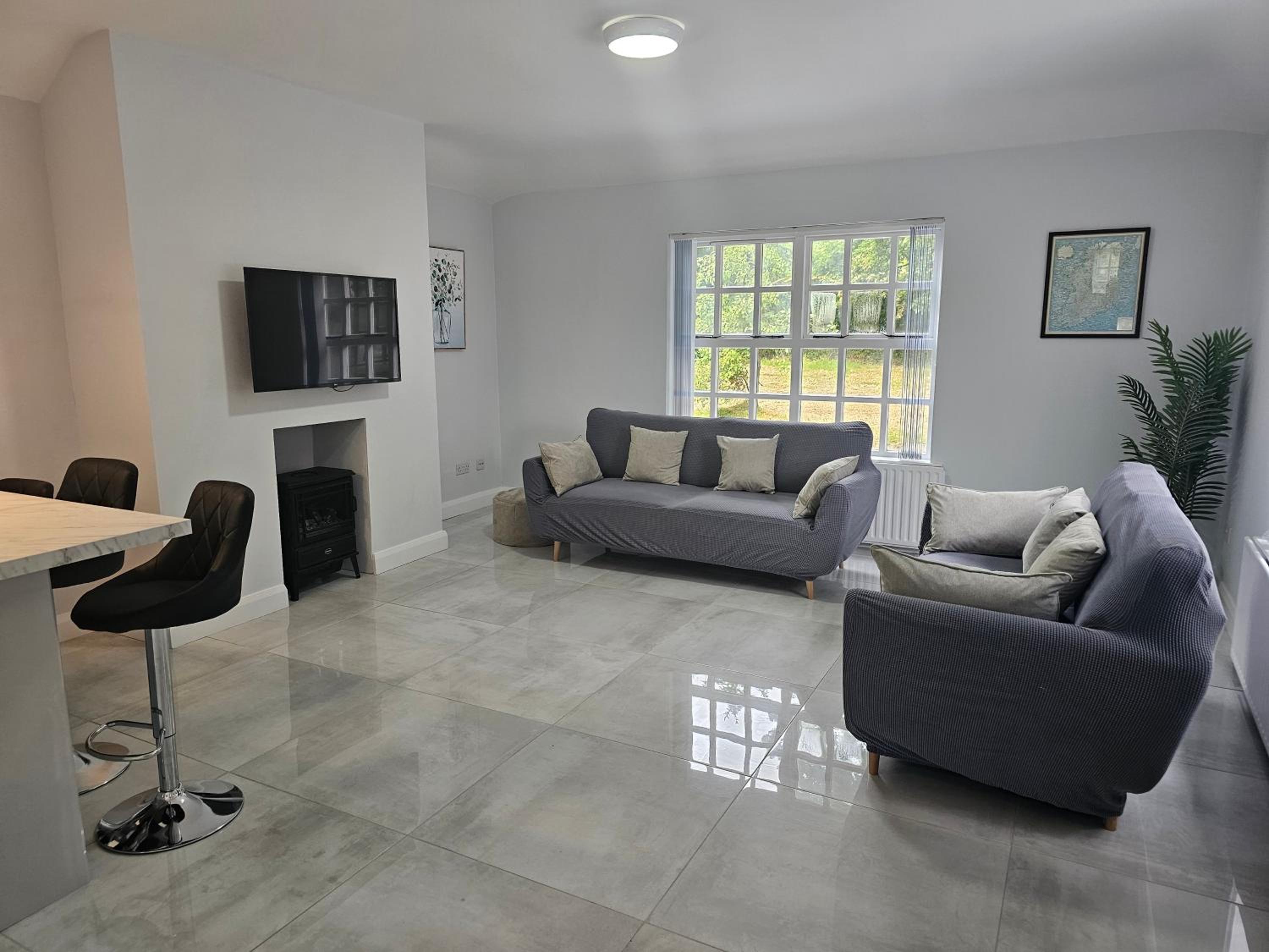 Three-Bedroom House photo 1
