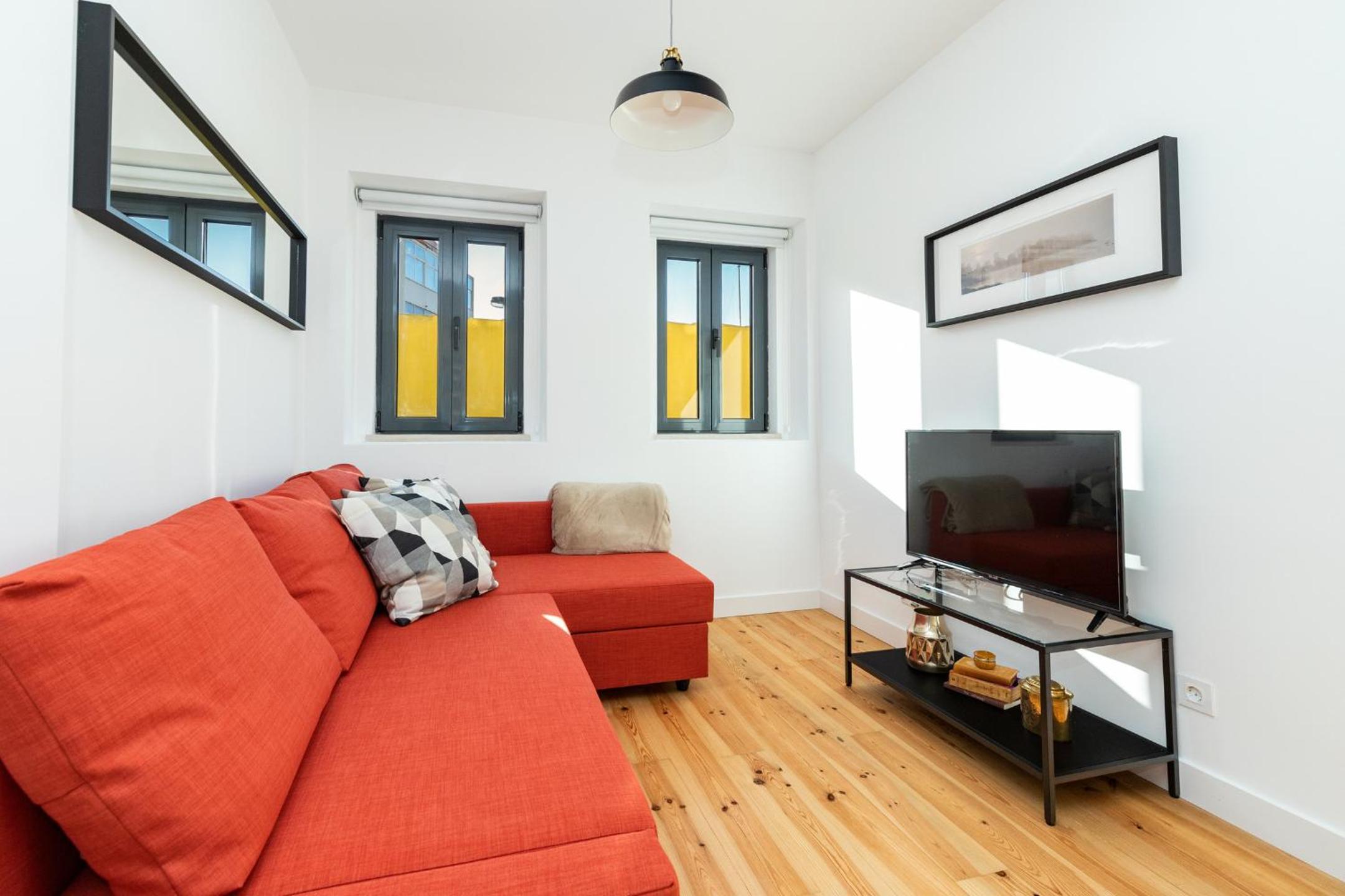 One-Bedroom Apartment photo 1