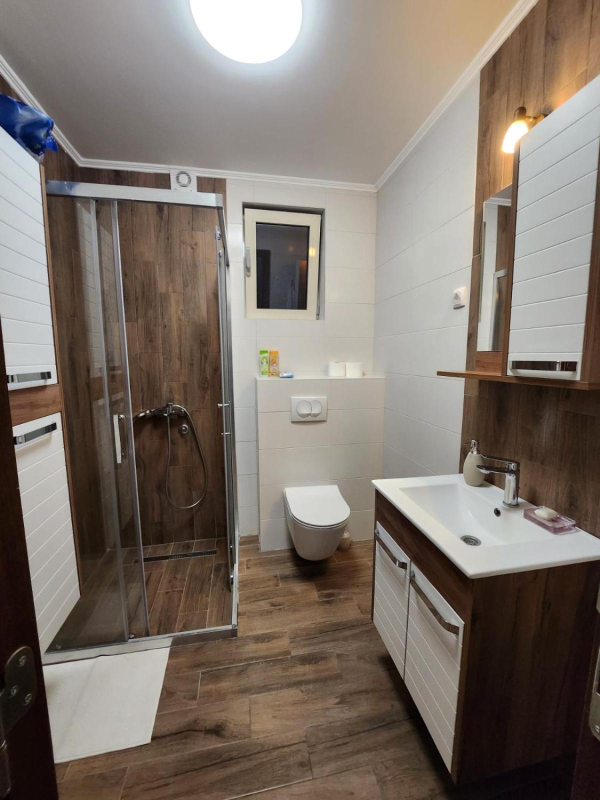 One-Bedroom Apartment with Terrace photo 2