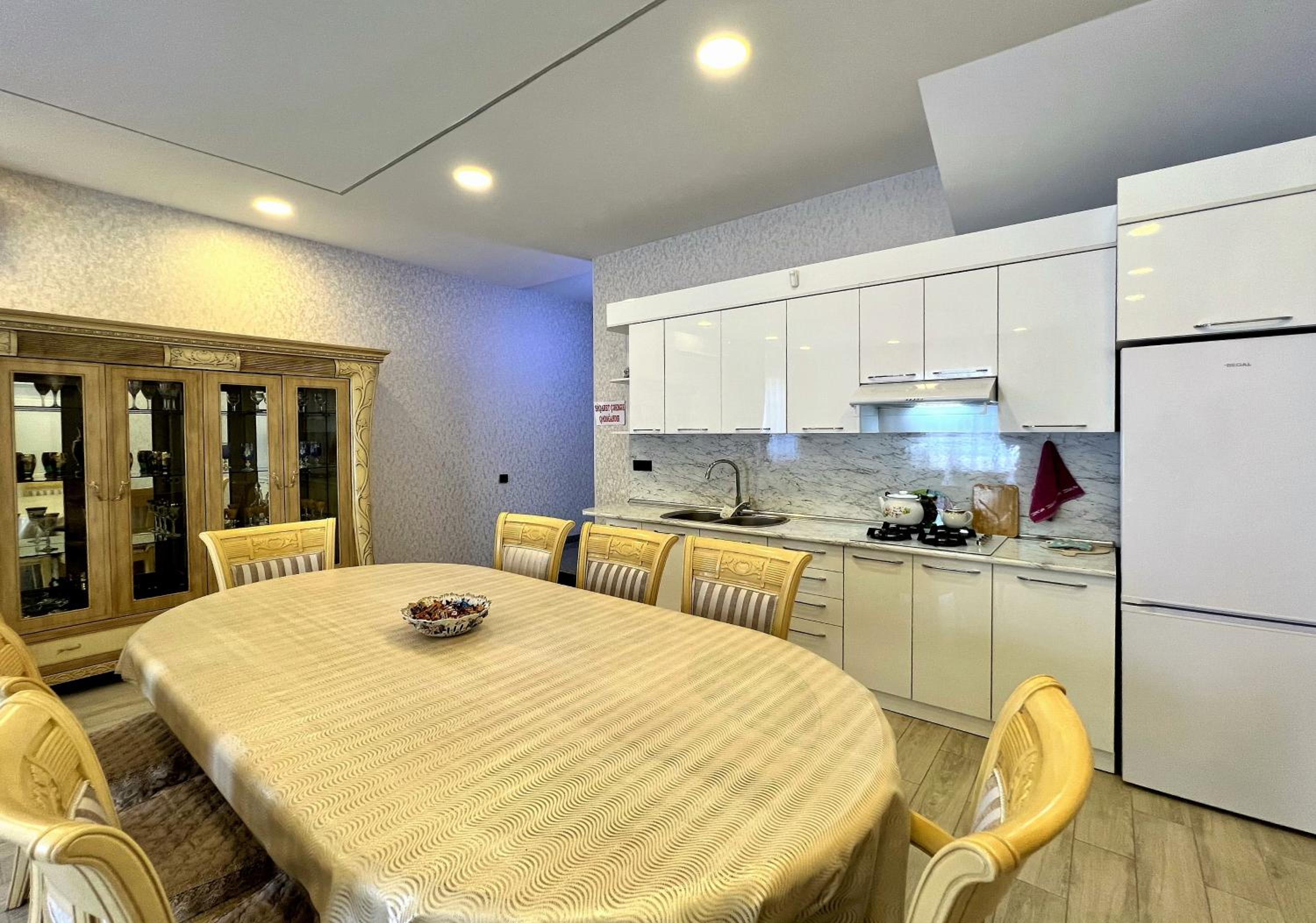 Three-Bedroom Vacation Home  photo 2