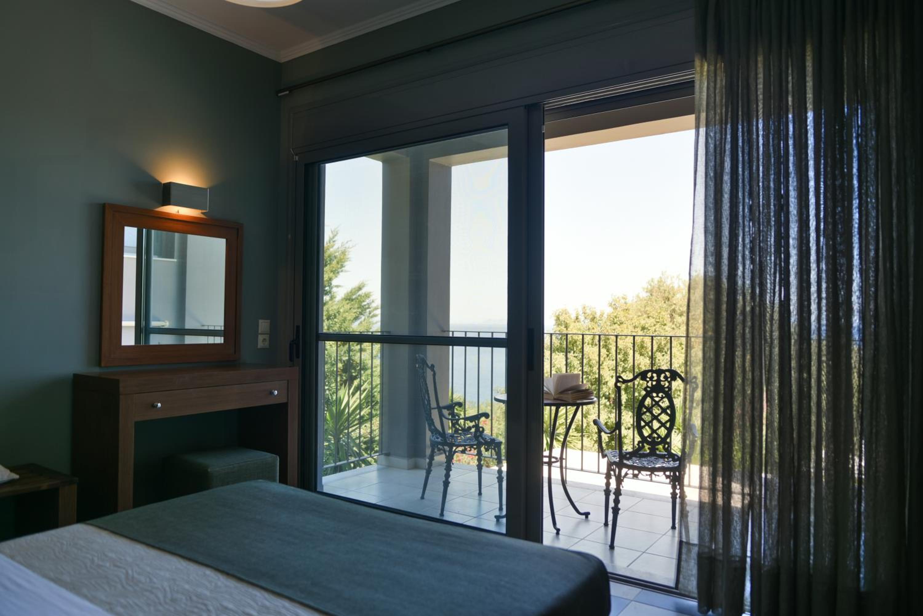 Three-Bedroom Villa - Photo 32