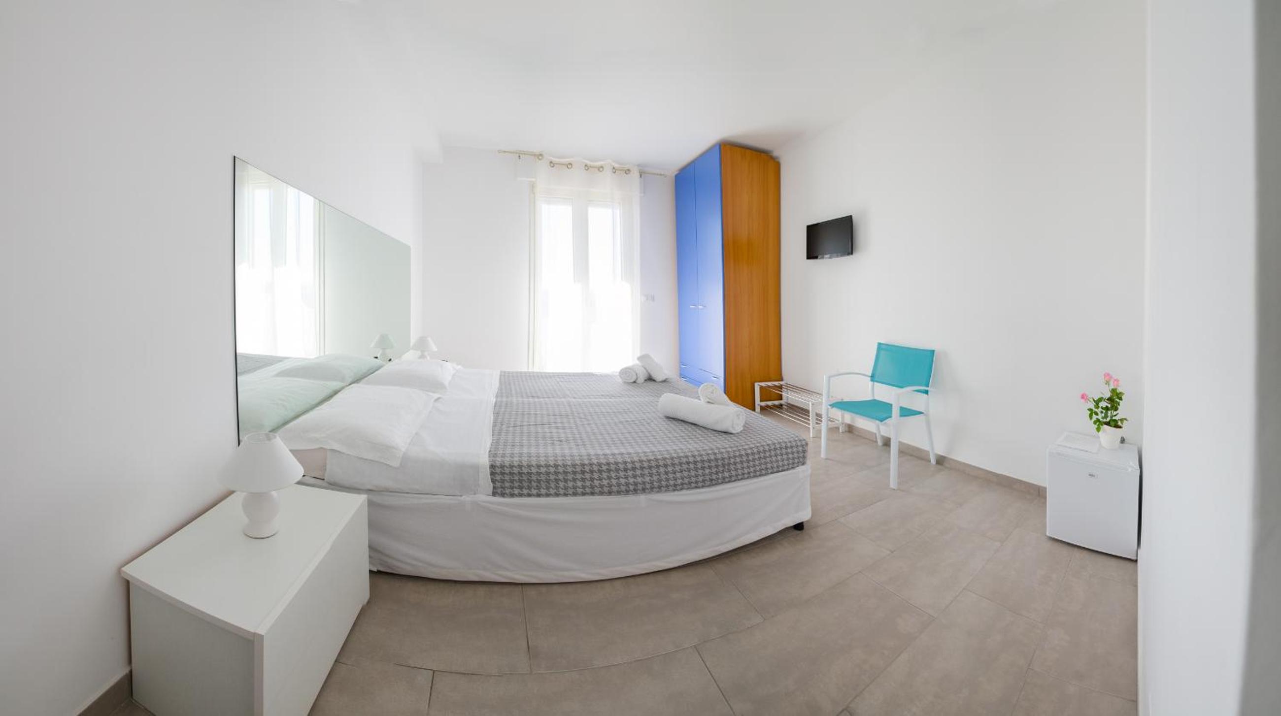 Double or Twin Room with Sea View