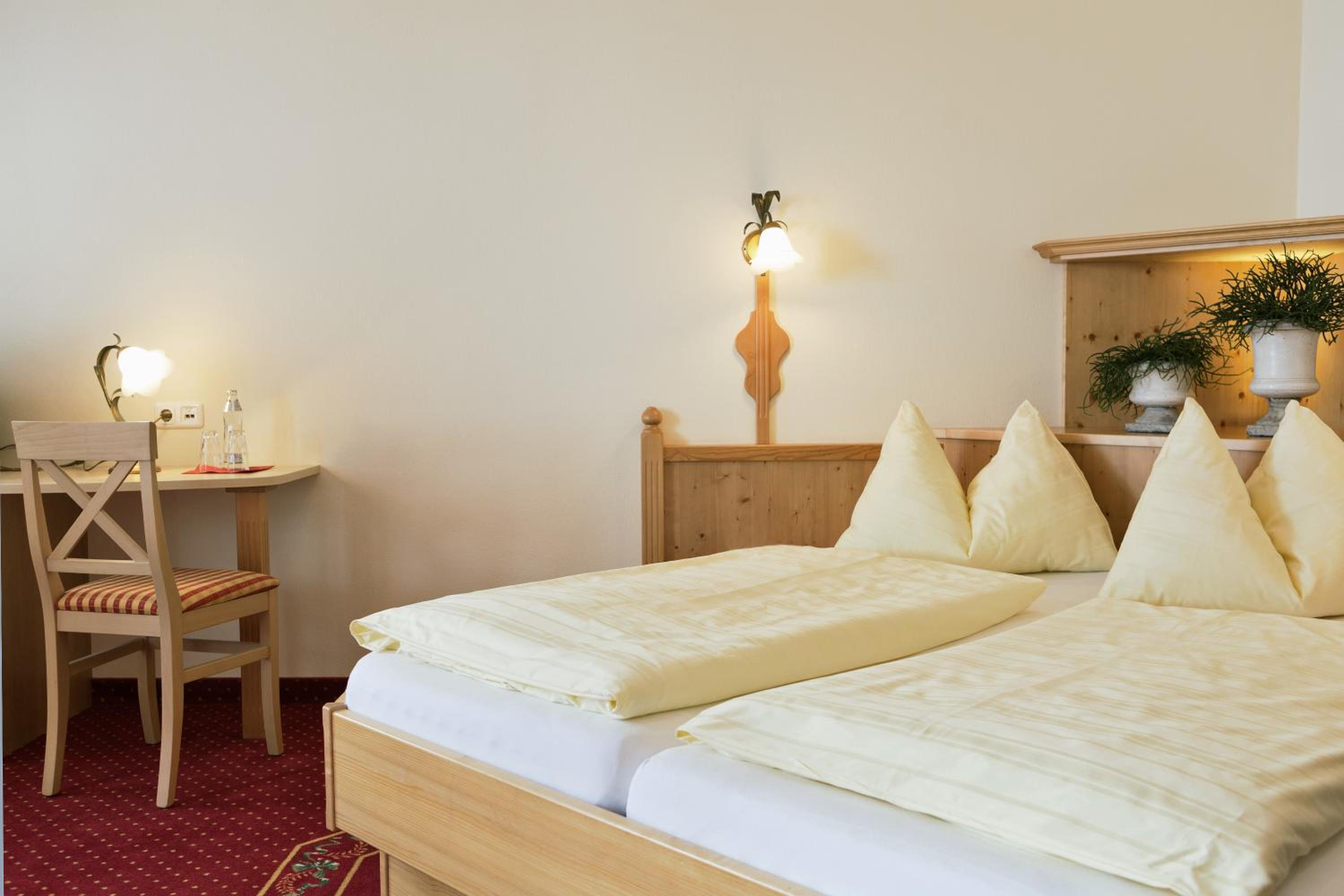 Deluxe Double Room with Balcony photo 2