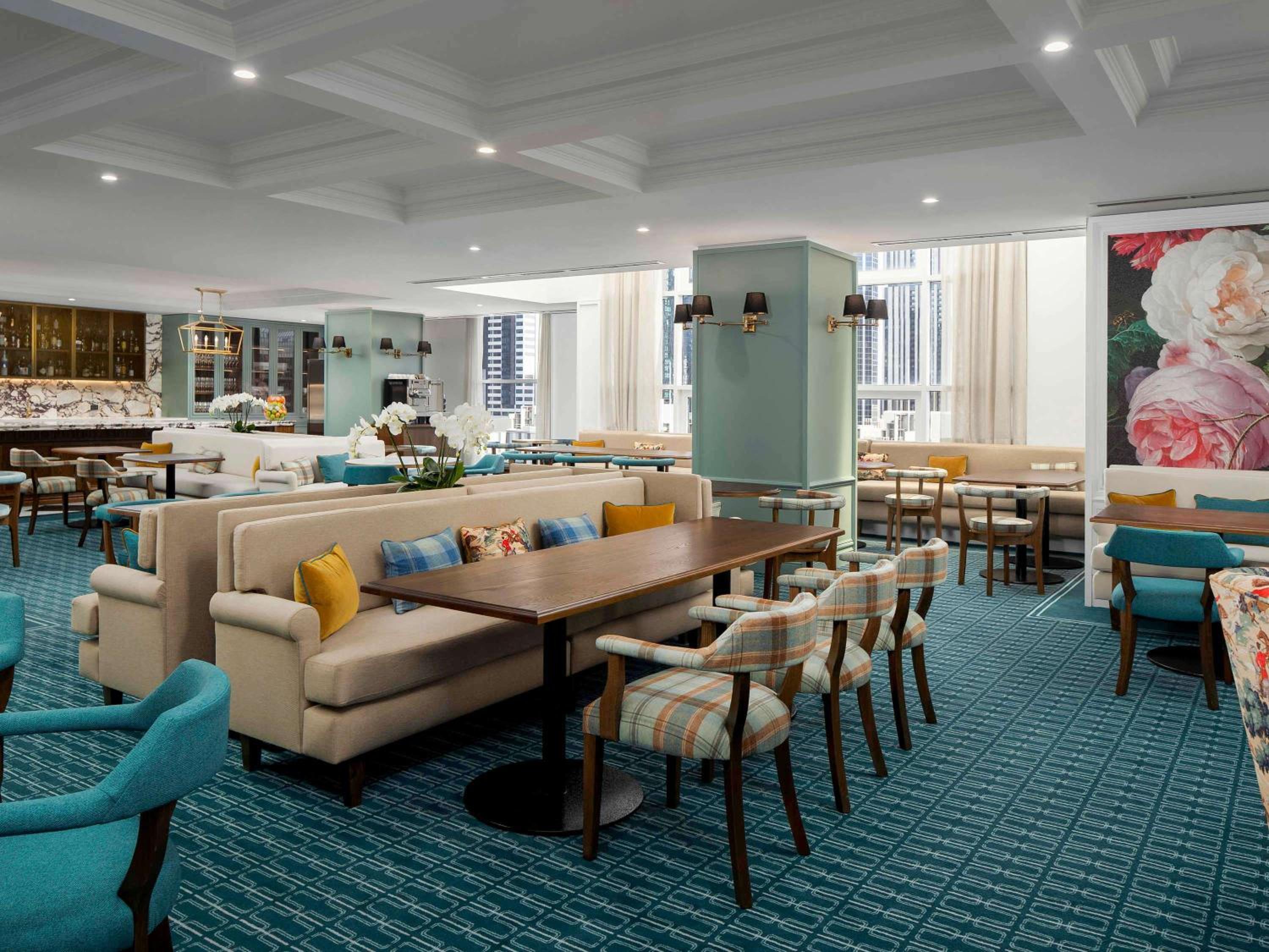 King Superior Room - Club Lounge Access - Photo 7